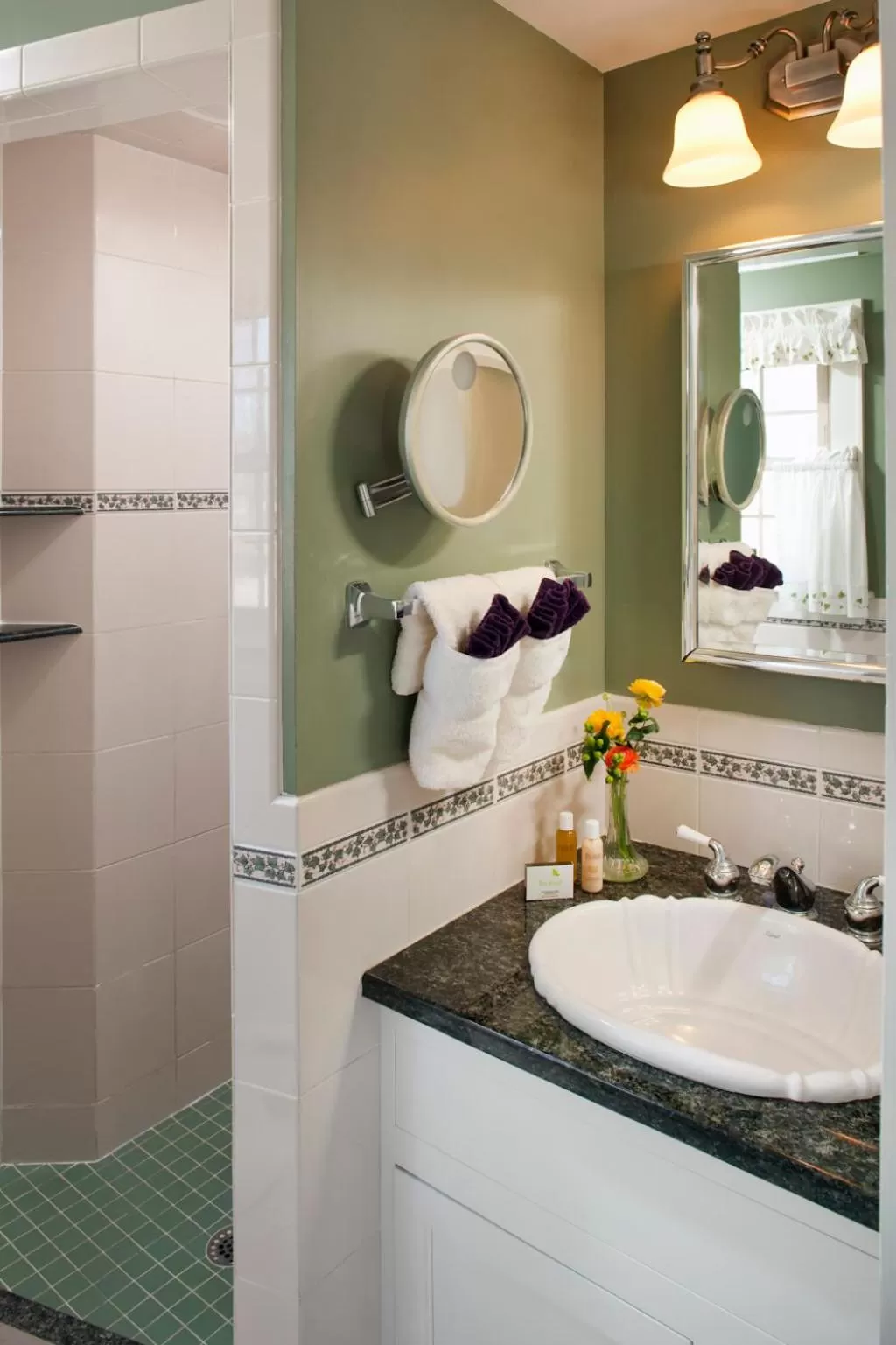 Bathroom in 1802 House Bed & Breakfast