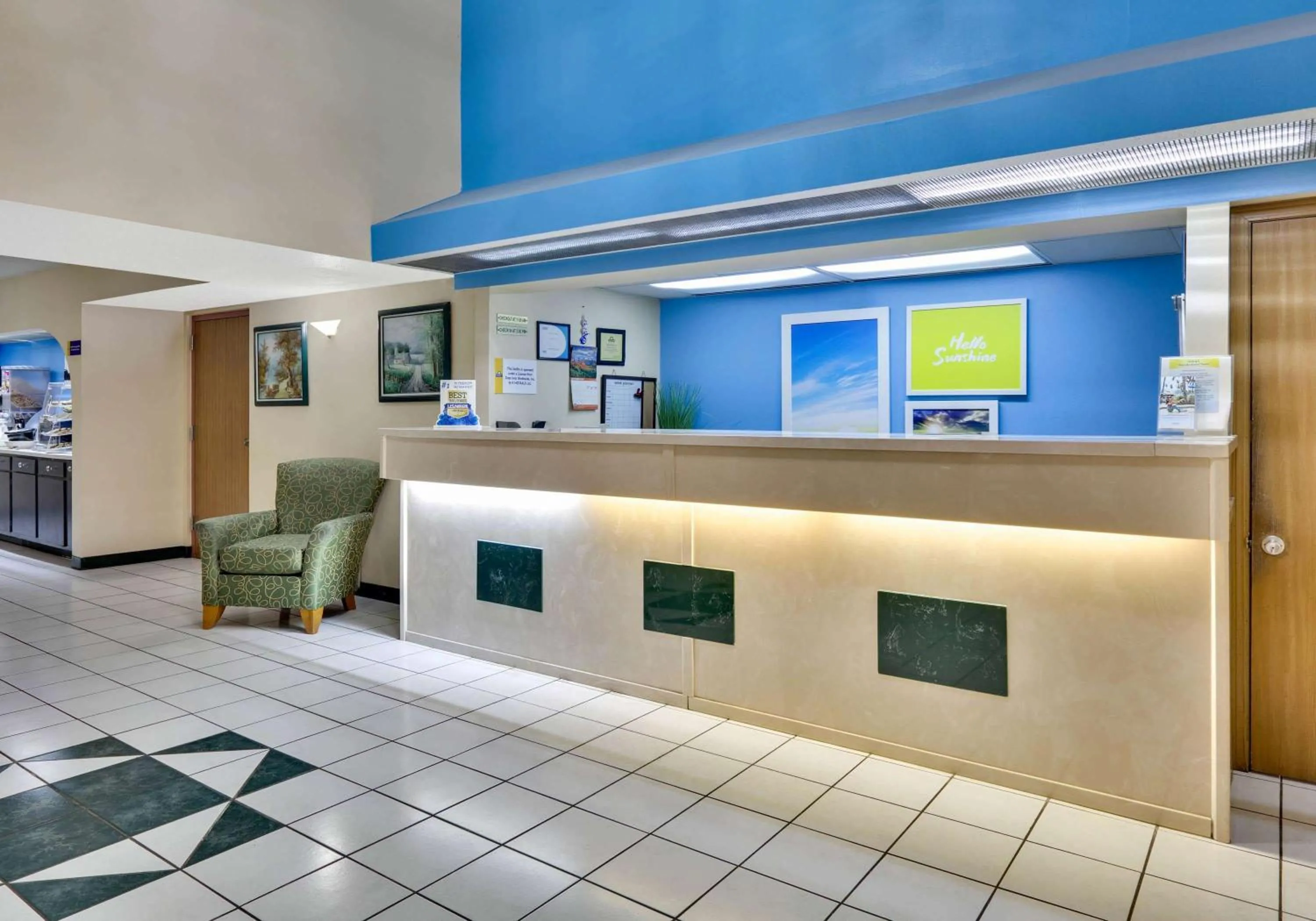 Lobby or reception in Days Inn & Suites by Wyndham Bentonville