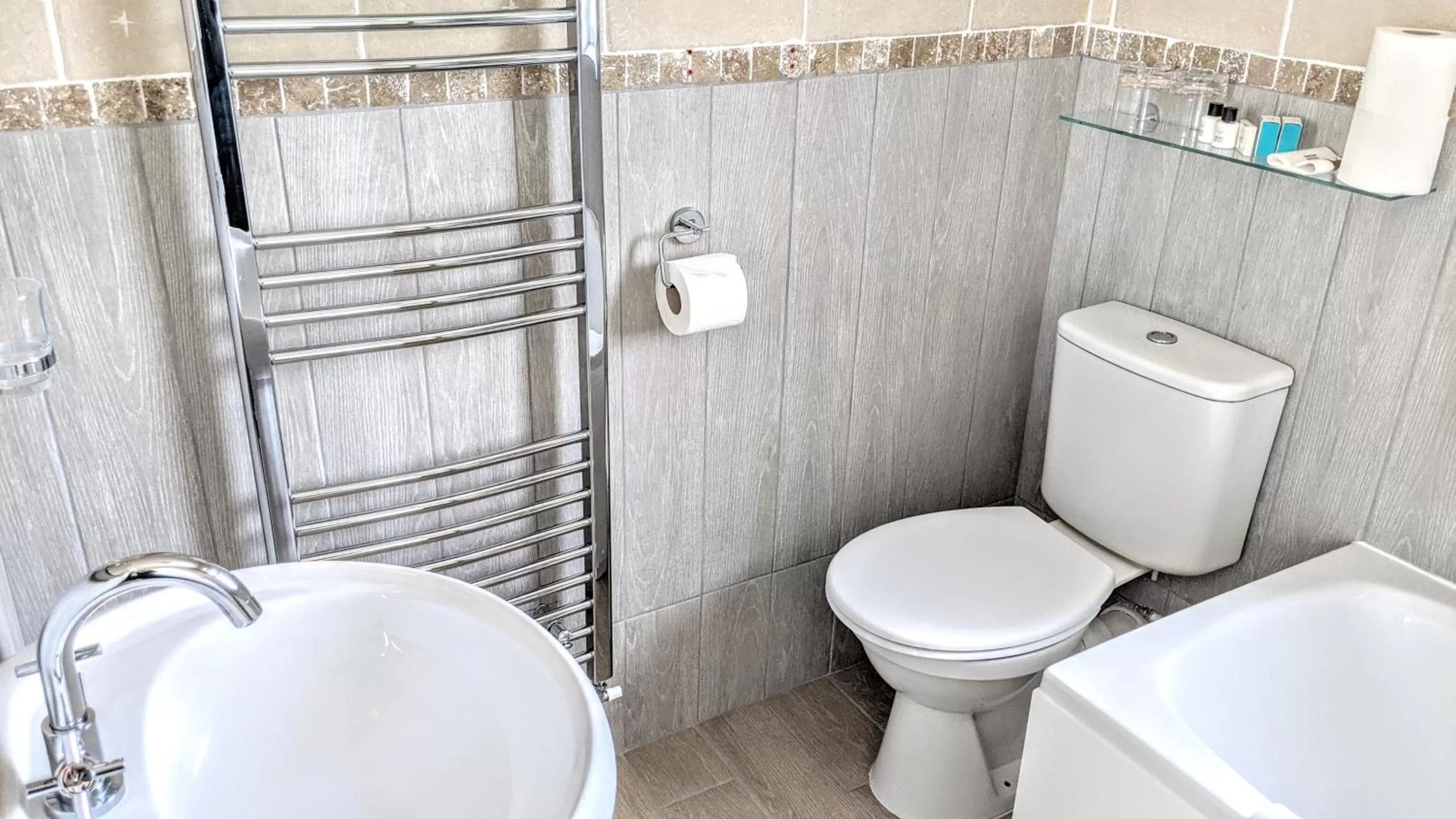 Bathroom in Ivybridge Guesthouse