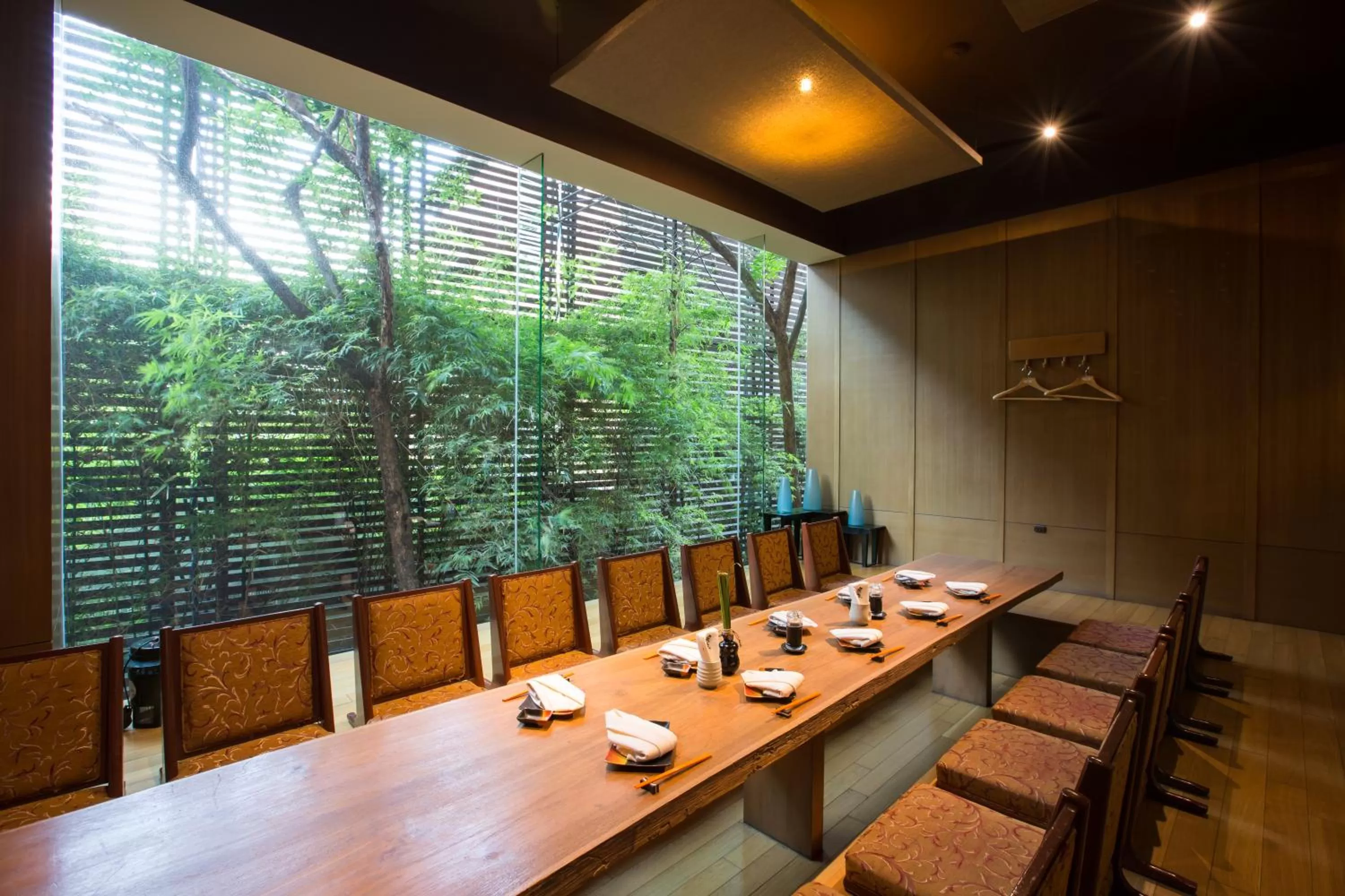 Restaurant/places to eat in Swissotel Bangkok Ratchada