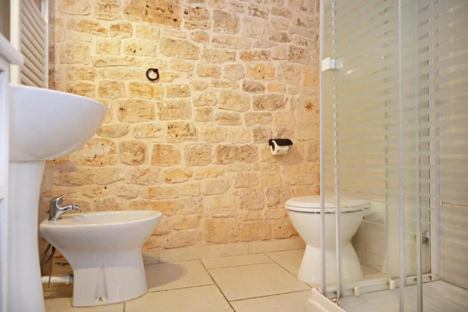 Bathroom in Agriturismo Masseria Alberotanza