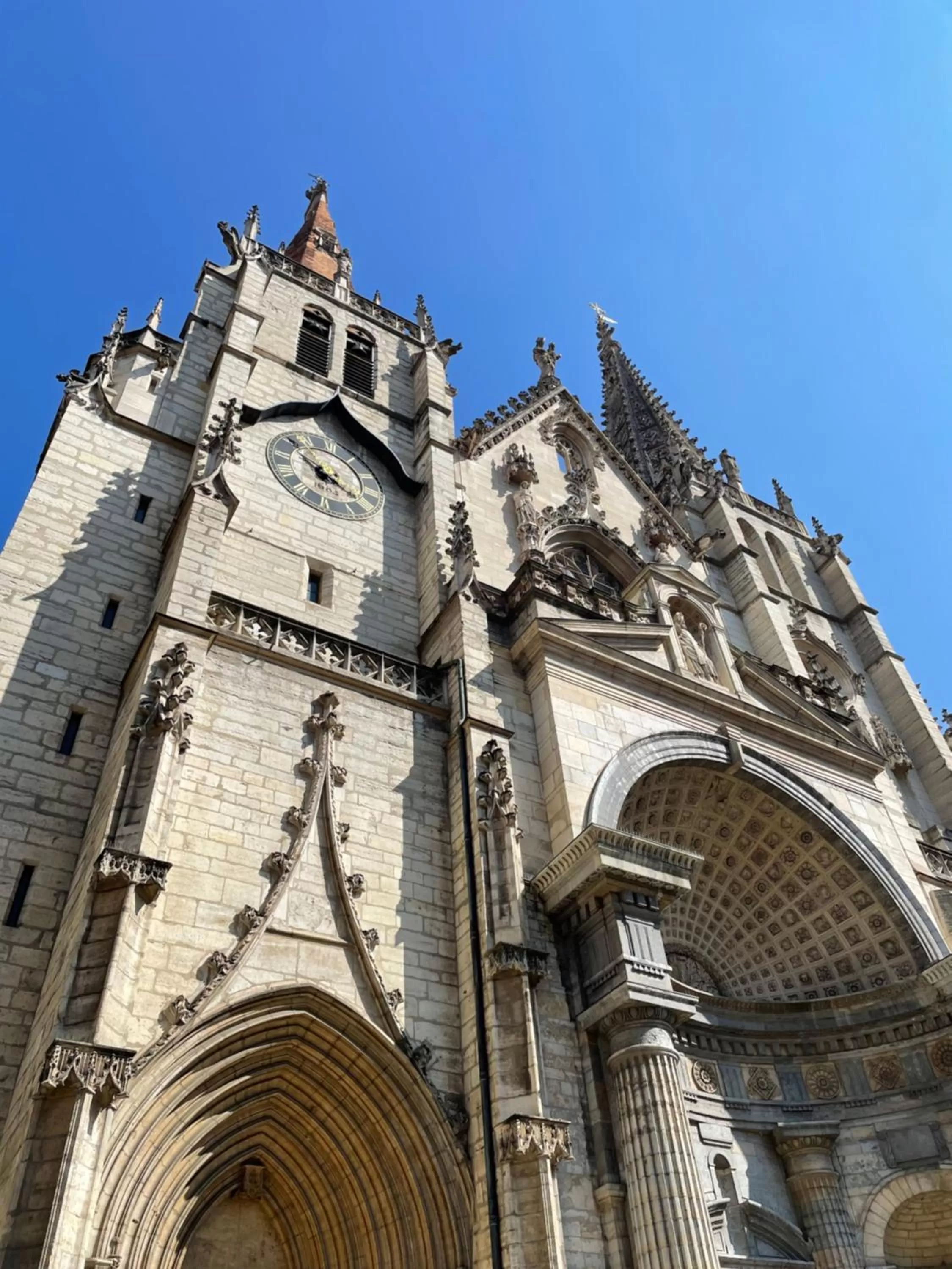 Nearby landmark in Hôtel Le Boulevardier