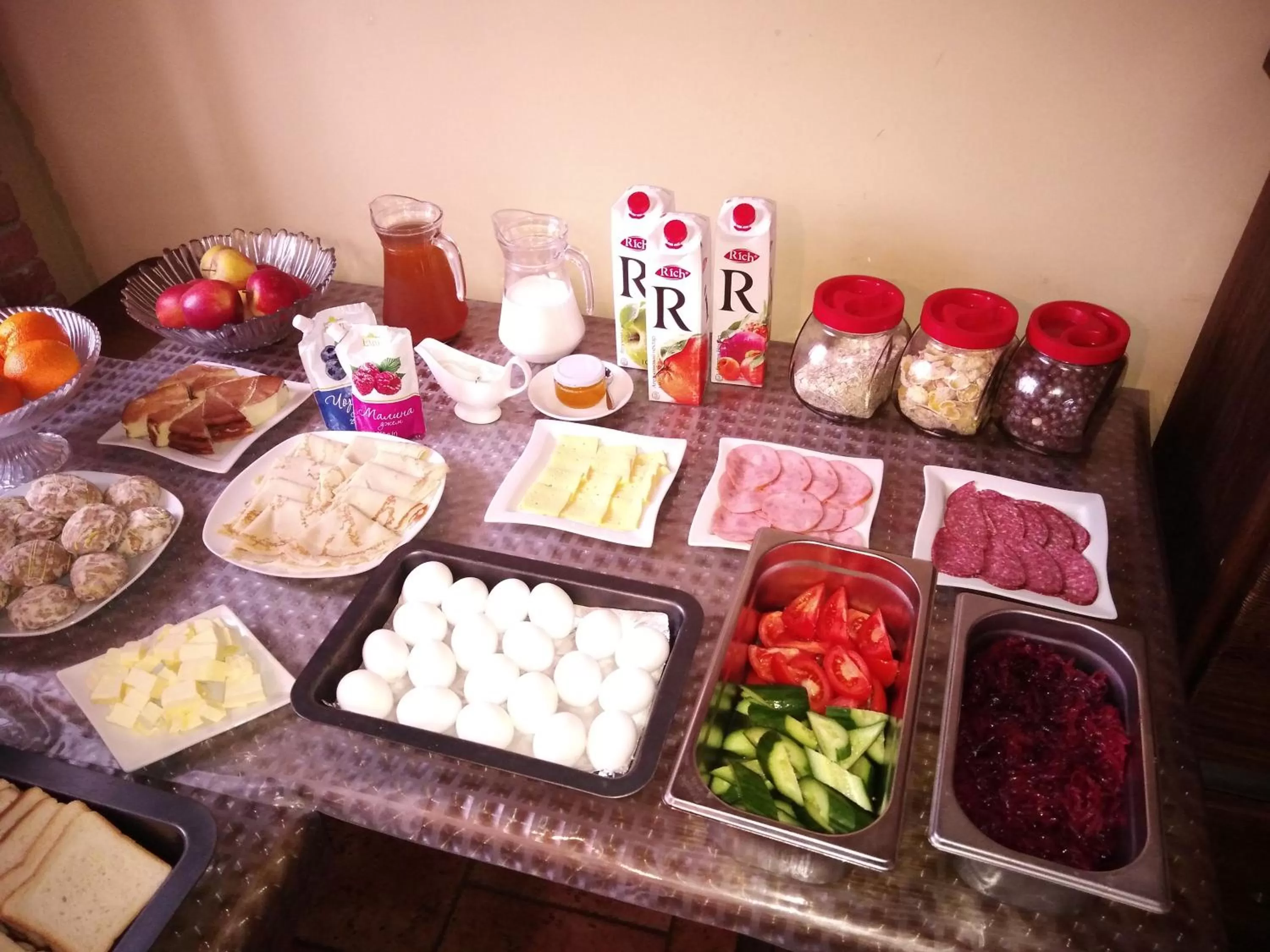 Buffet breakfast in Stara Vezha Hotel