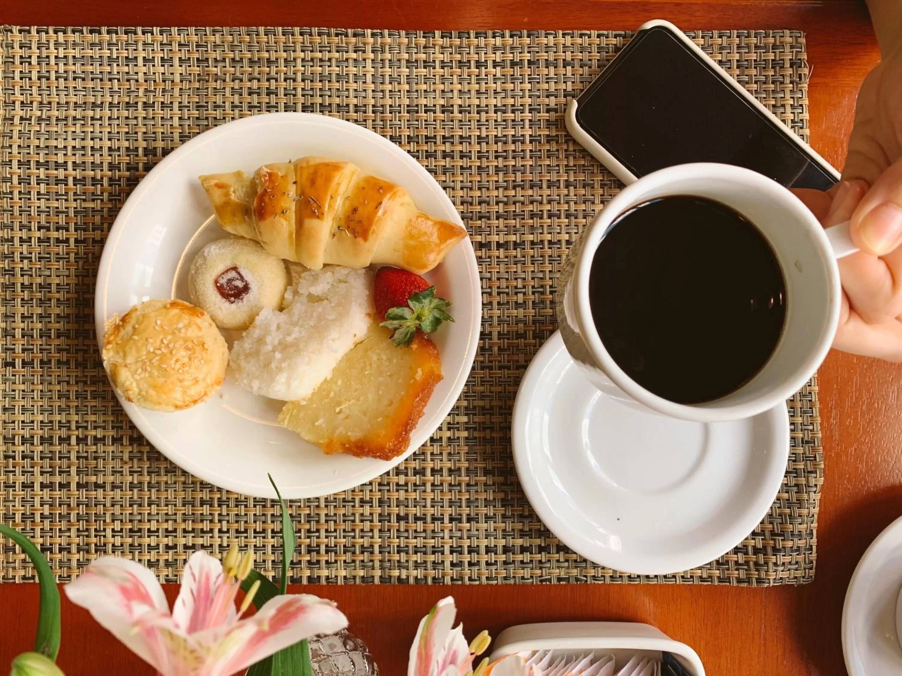 Breakfast in America Towers Hotel