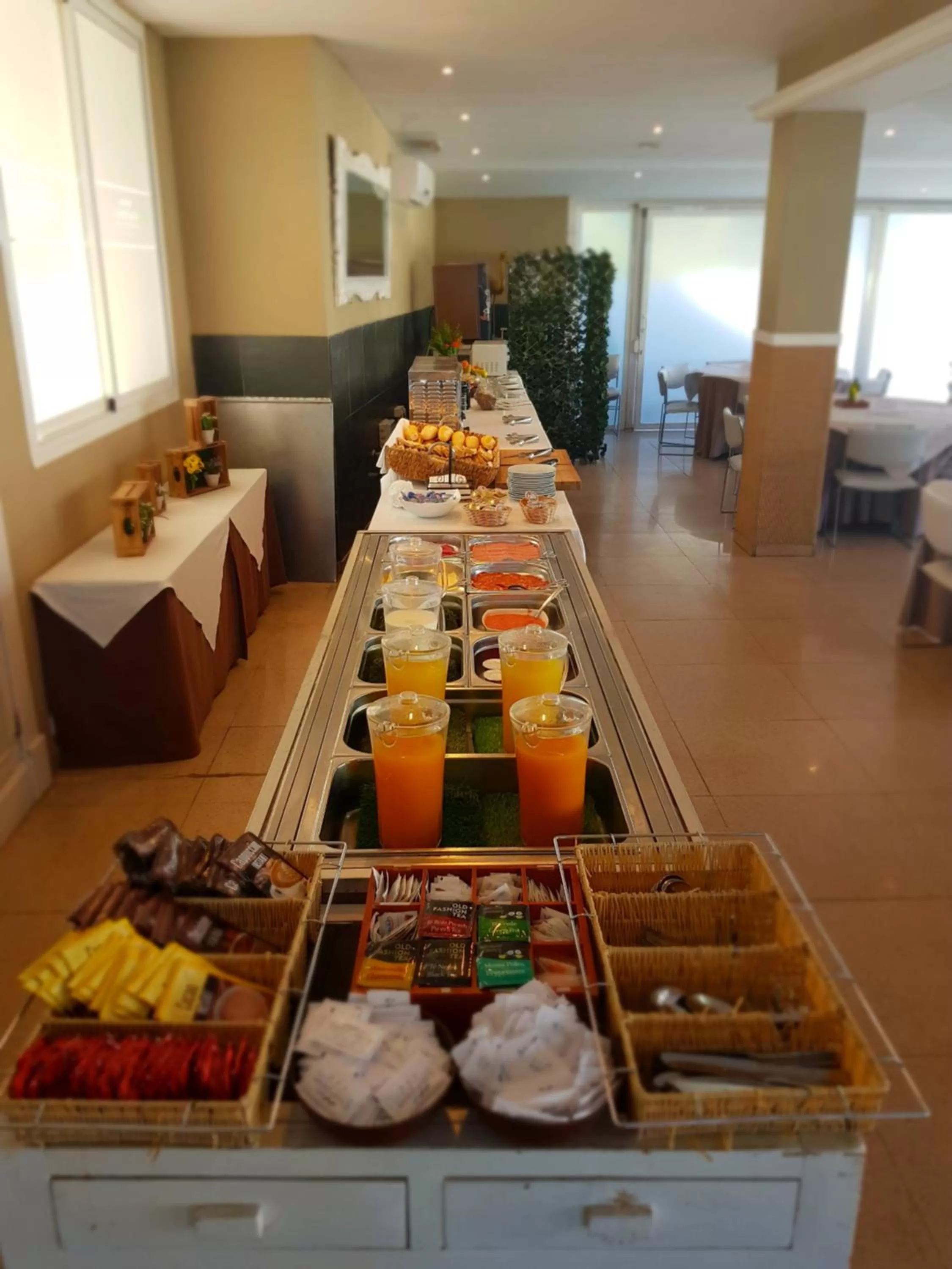 Restaurant/places to eat in Campomar Playa