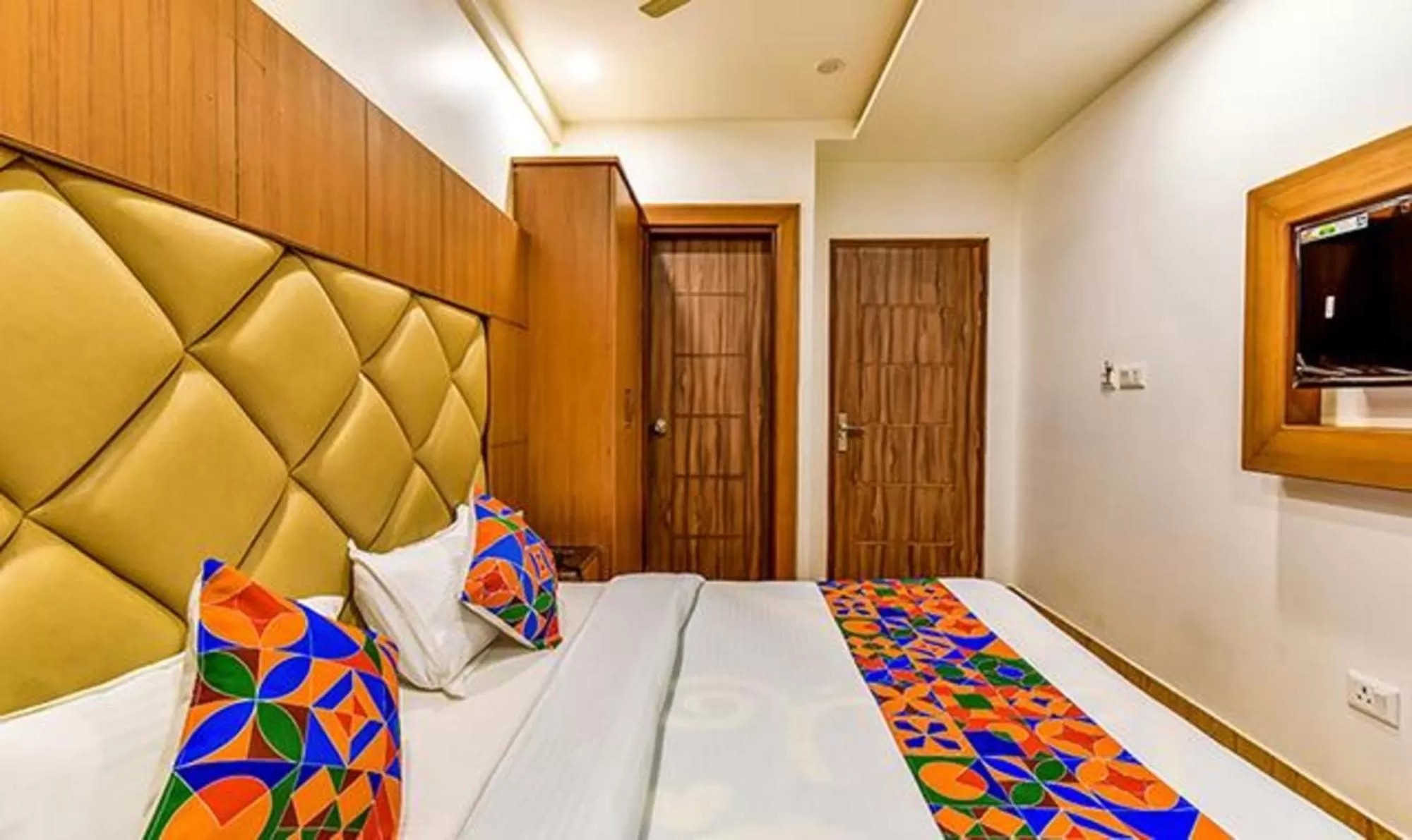 Bed in FabHotel Clock View 500M From The Mall Road