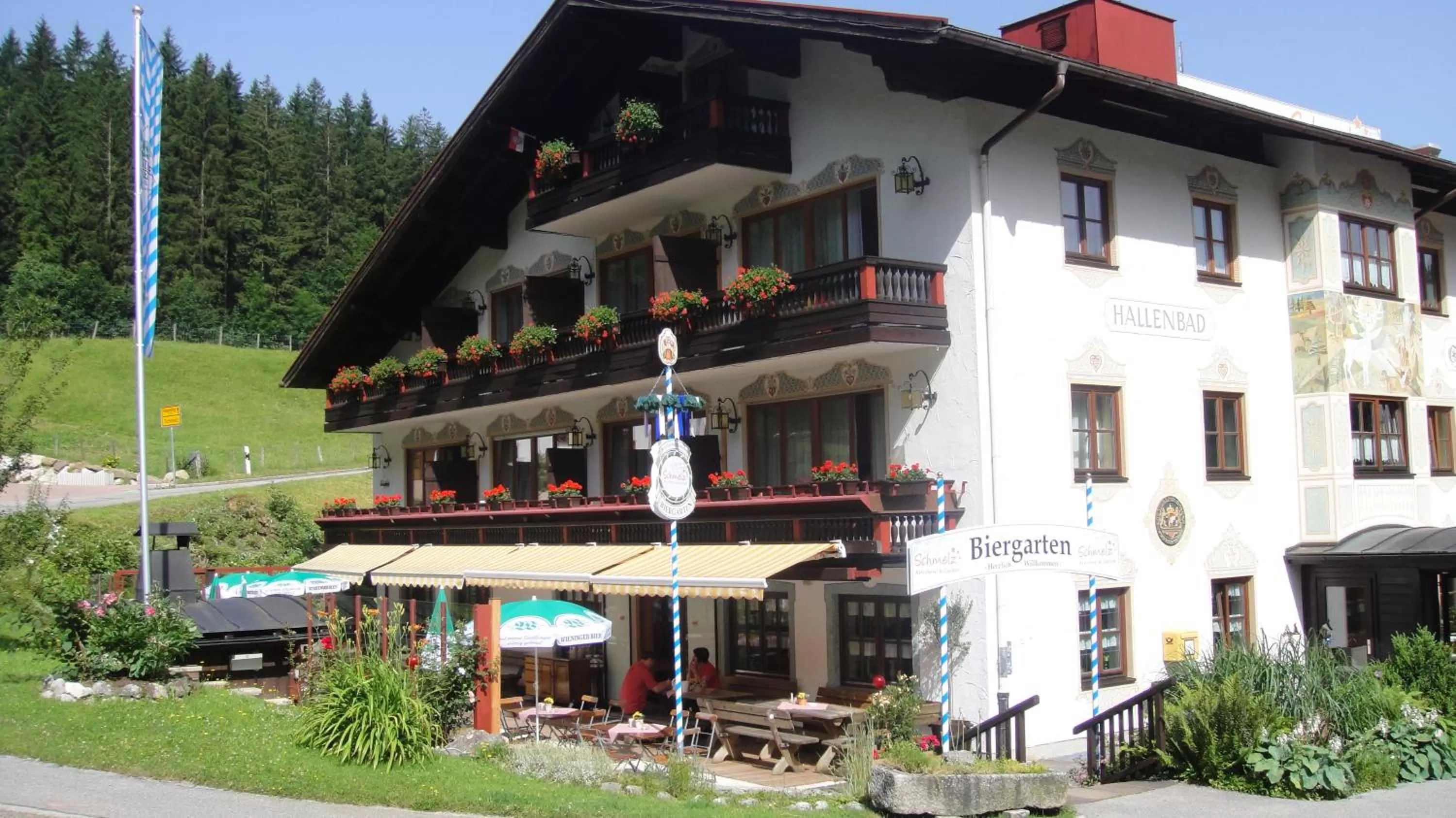 Facade/entrance in Aktivhotel & Gasthof Schmelz Ihr familienfreundliches Urlaubs Hotel mit Wellness Almsauna ab Februar Chiemgau Karte
