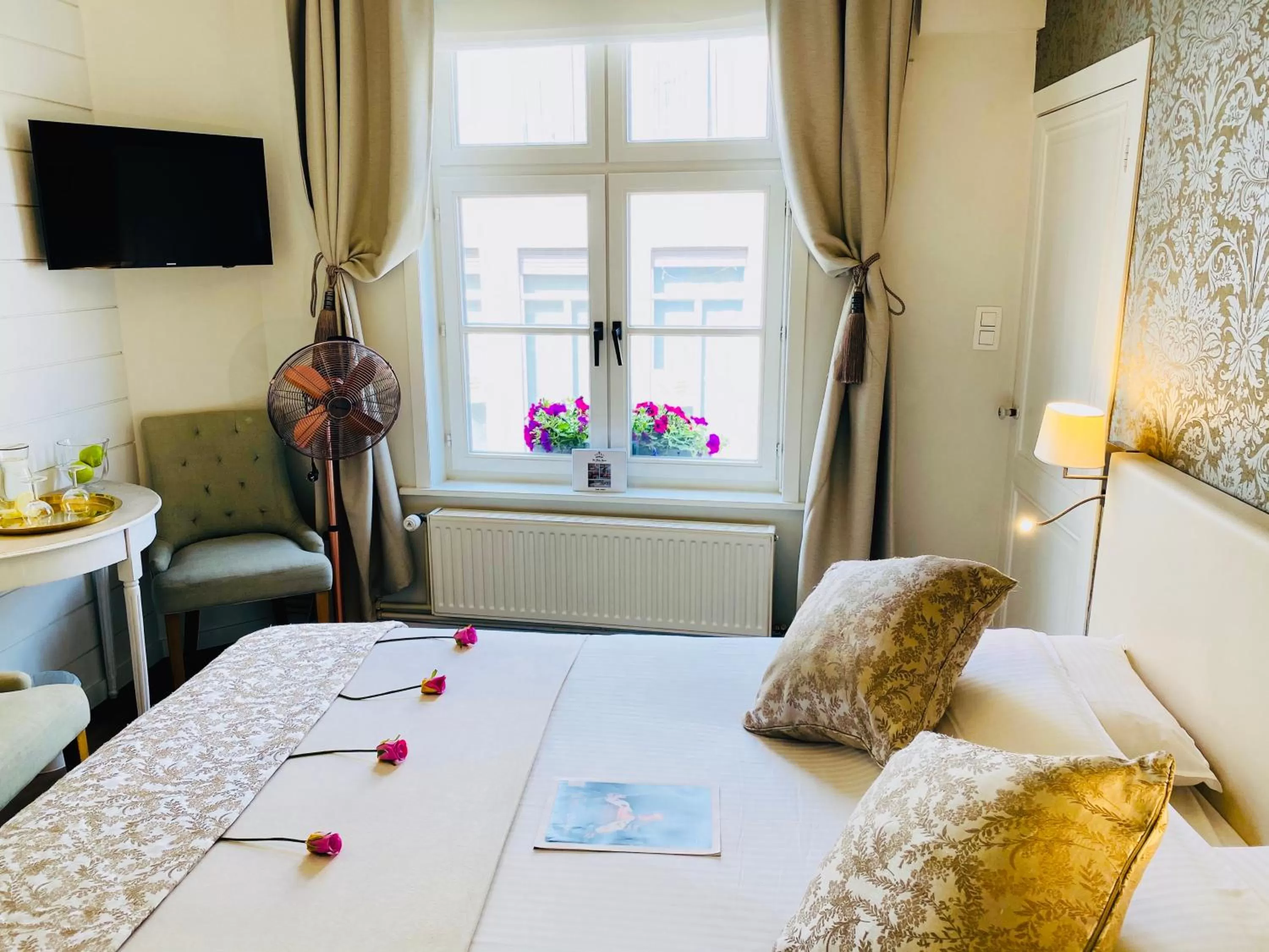 Bed in The White Queen B&B