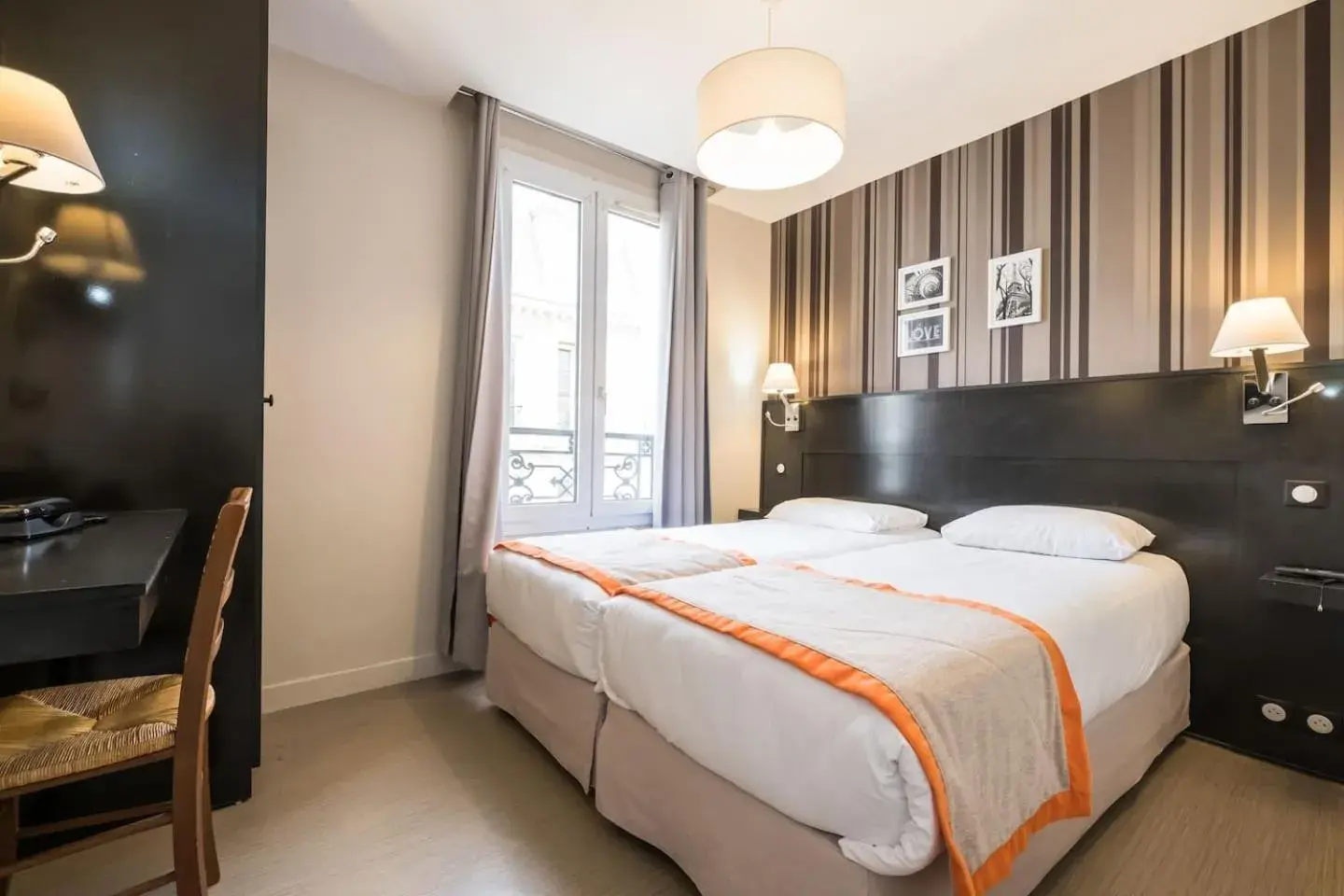 Twin Room with Private Bathroom in Bonséjour Montmartre Twin Room with Private Bathroom in Bonséjour Montmartre