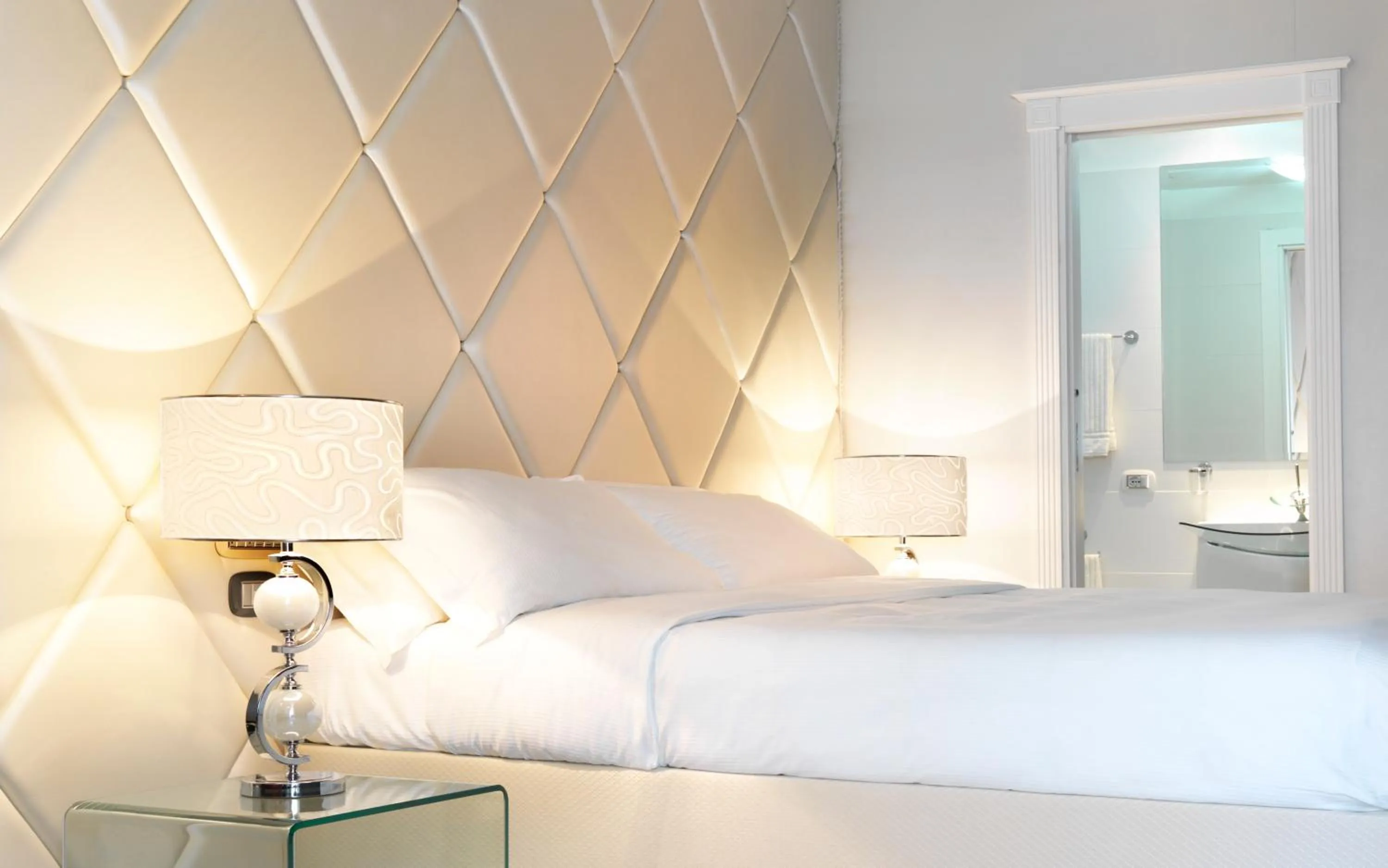 Bedroom, Bed in Spagna Royal Suite