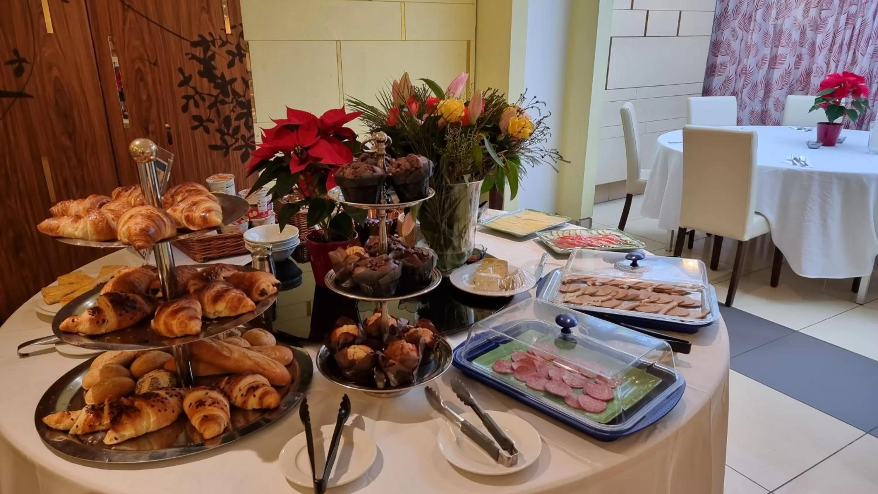 Breakfast in The Park City Grand Plaza Kensington Hotel