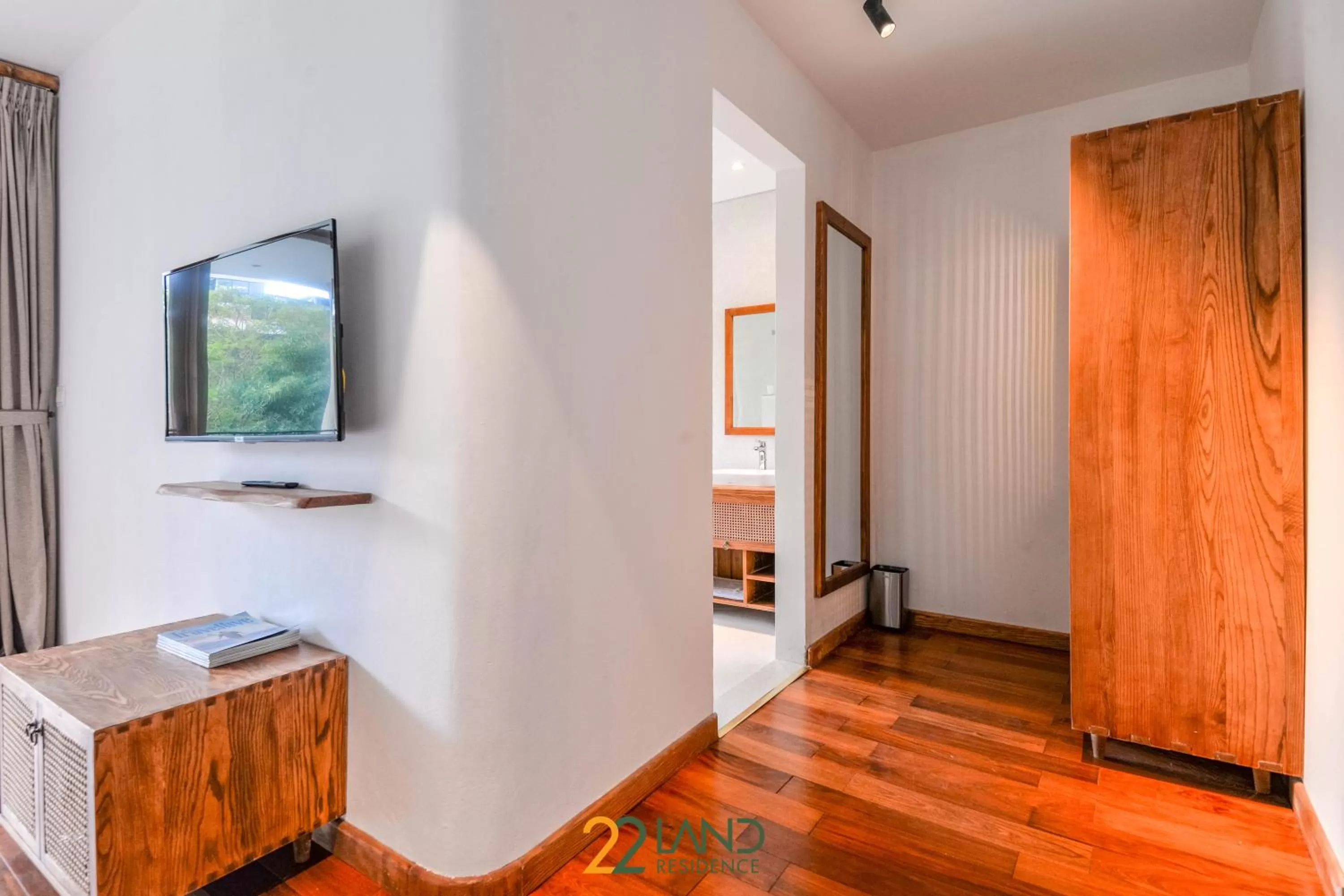 TV and multimedia in 22Land Hotel & Residence