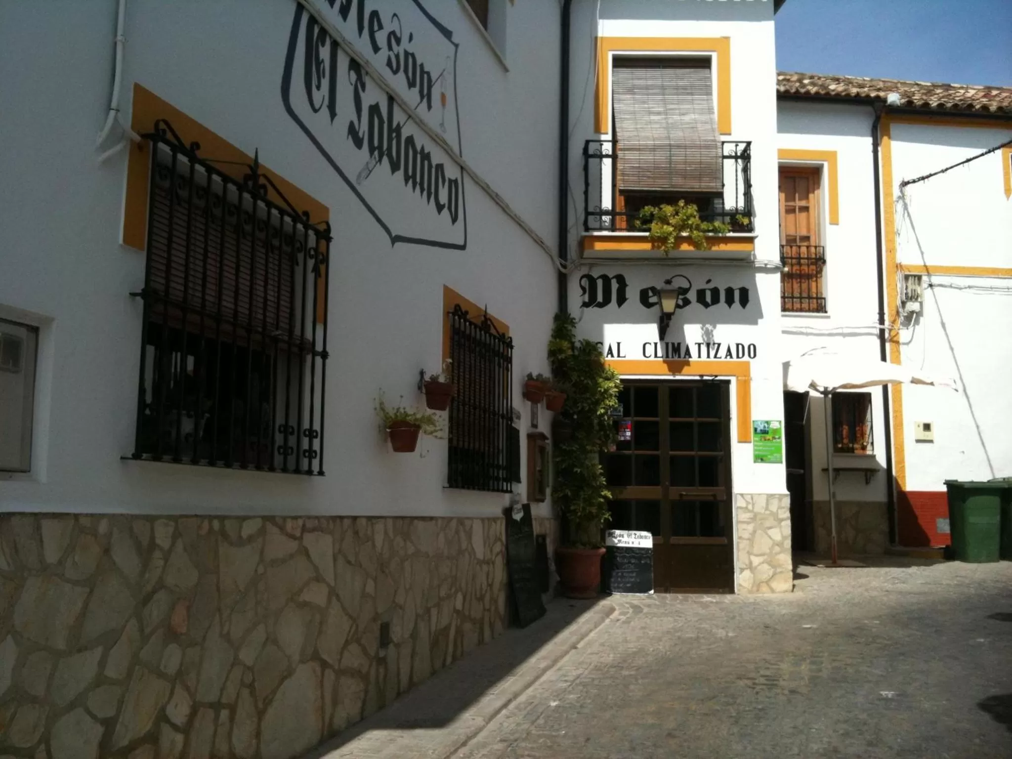 Facade/entrance in Hotel El Tabanco