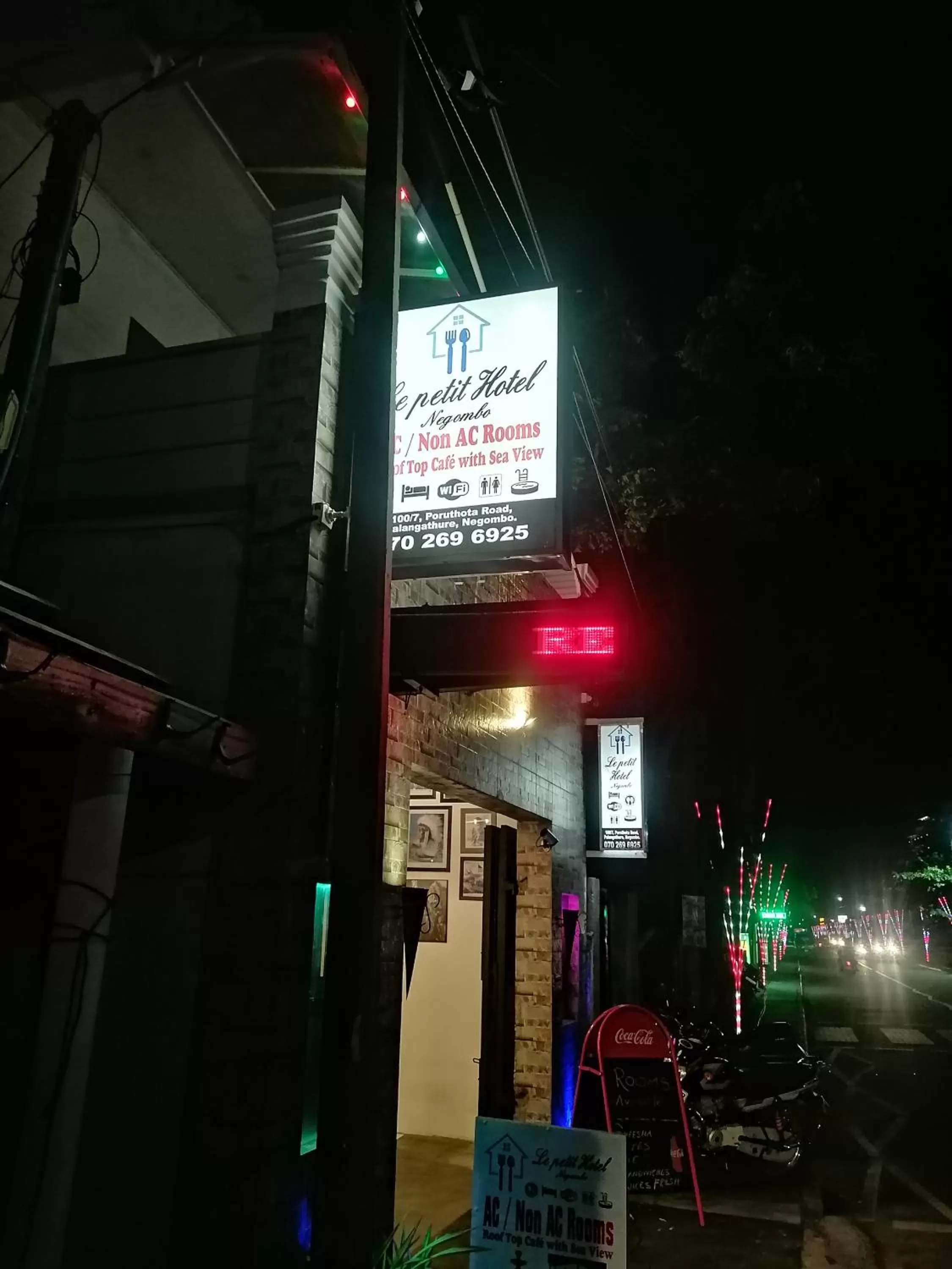 Le Petit Hotel & Restaurant