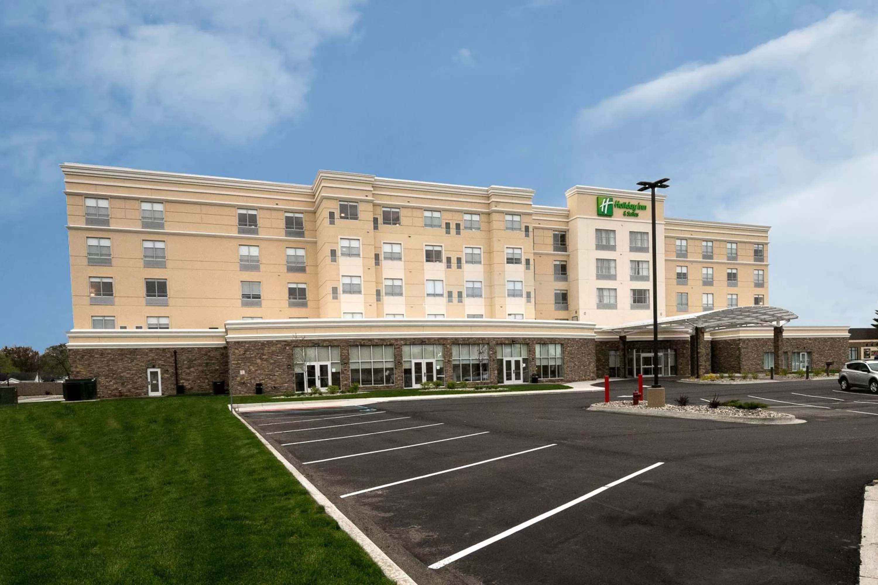 Property building in Holiday Inn & Suites Detroit - Troy by IHG