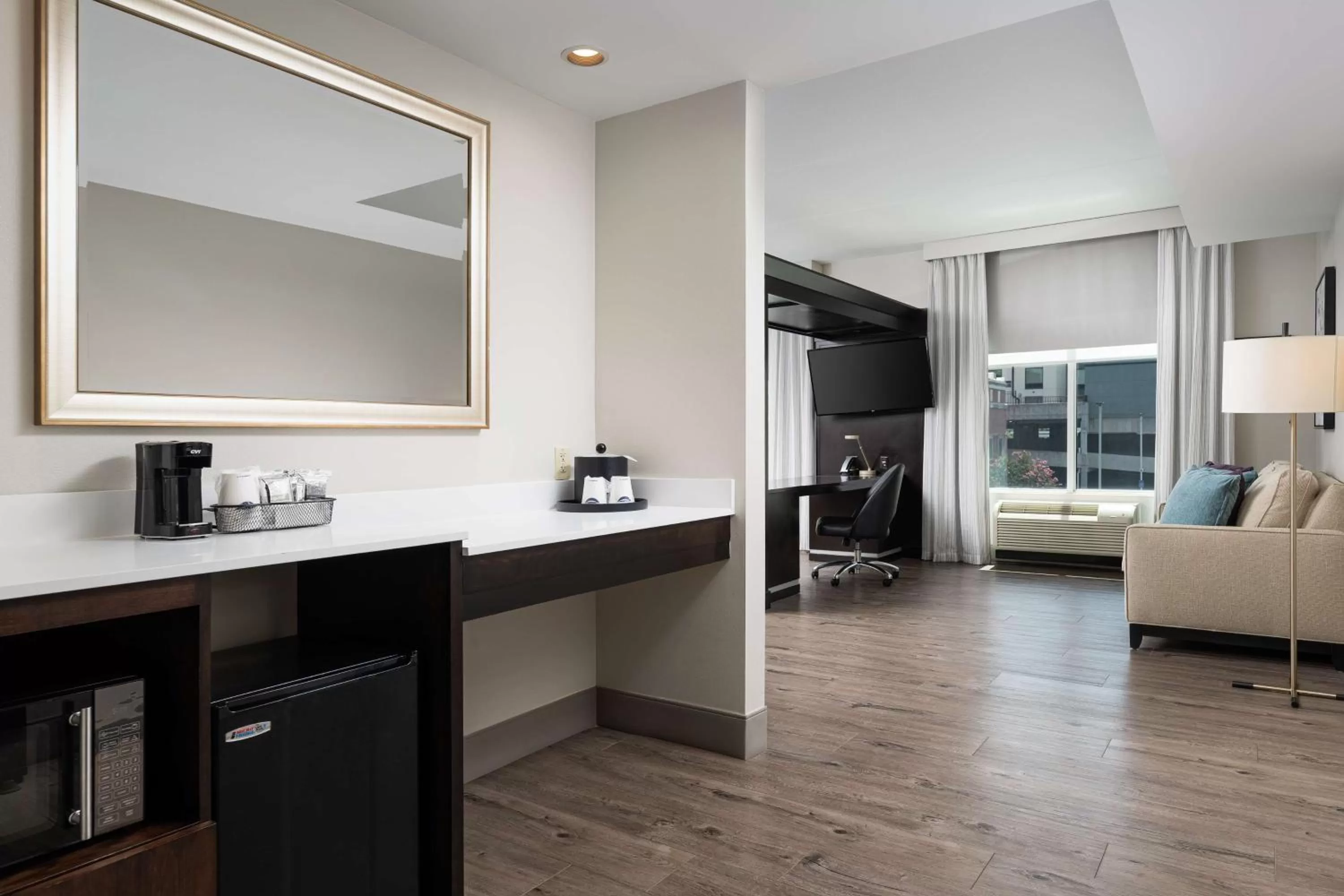 Photo of the whole room in Hampton Inn & Suites Chattanooga Downtown