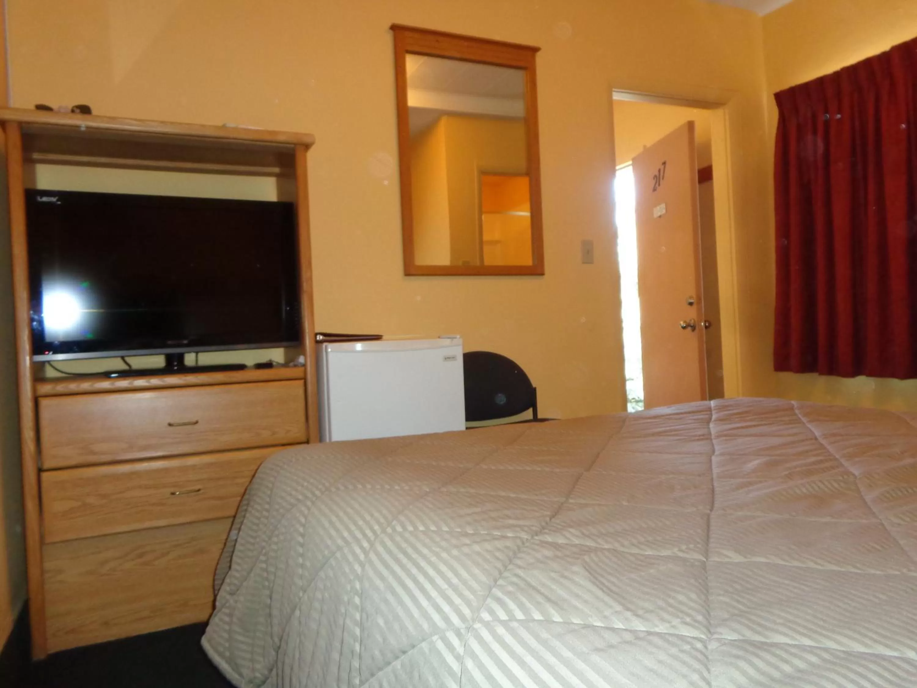 Bedroom, Bed in Western Motel