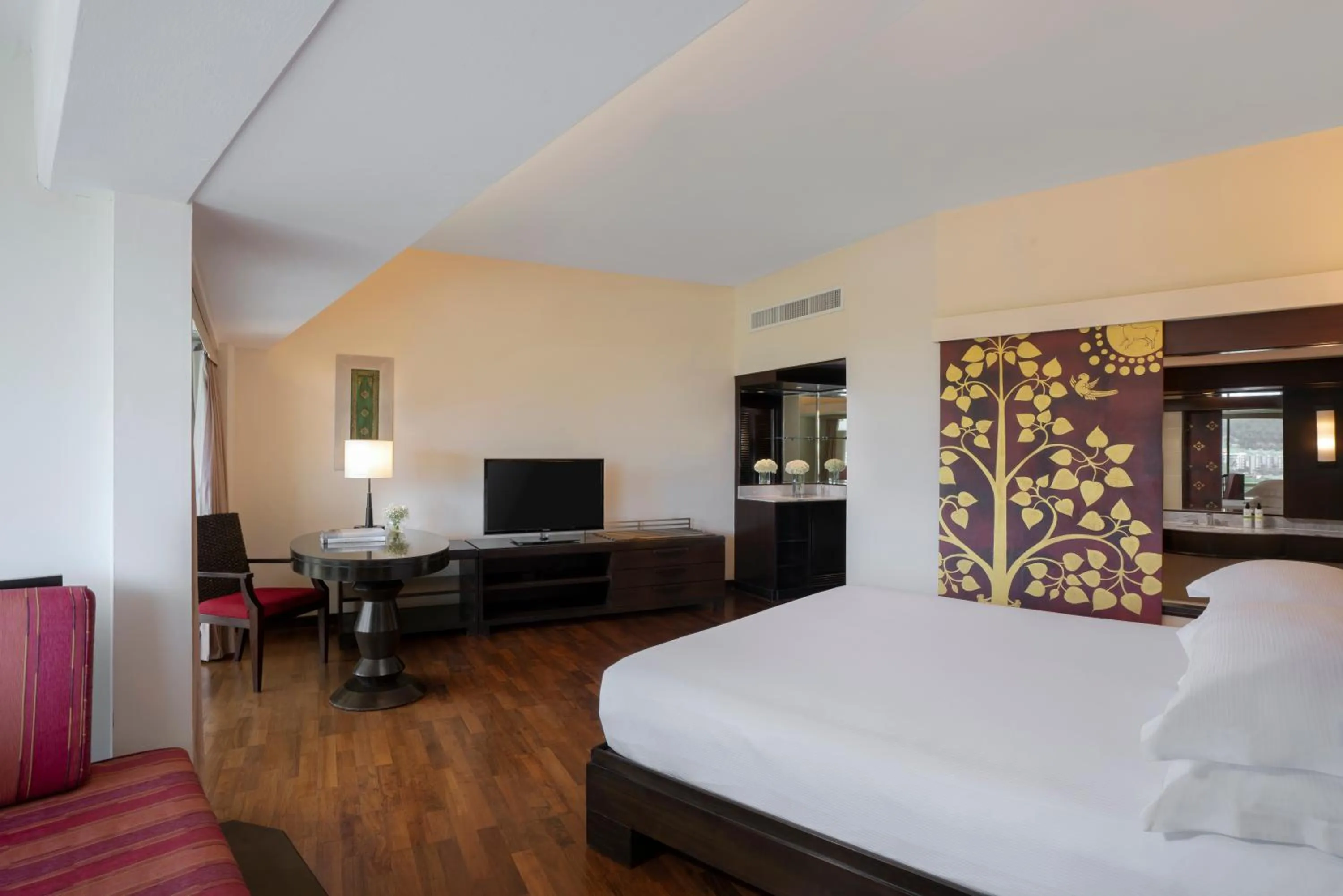 Bed in Pullman Phuket Karon Beach Resort