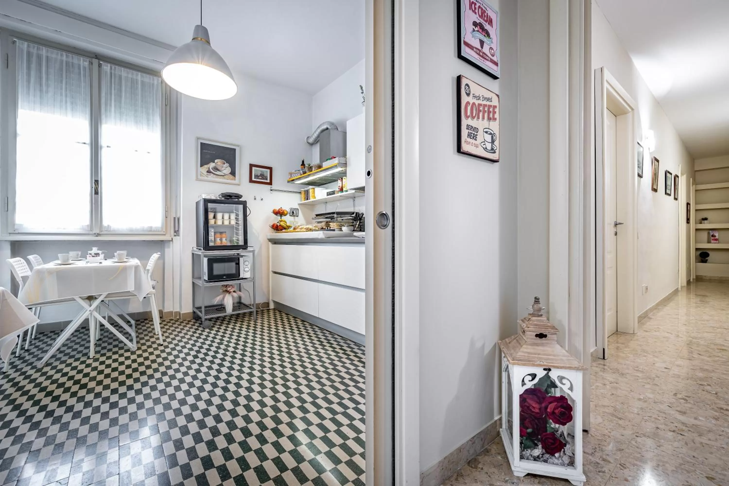 Kitchen or kitchenette in Maison Bianca B&B