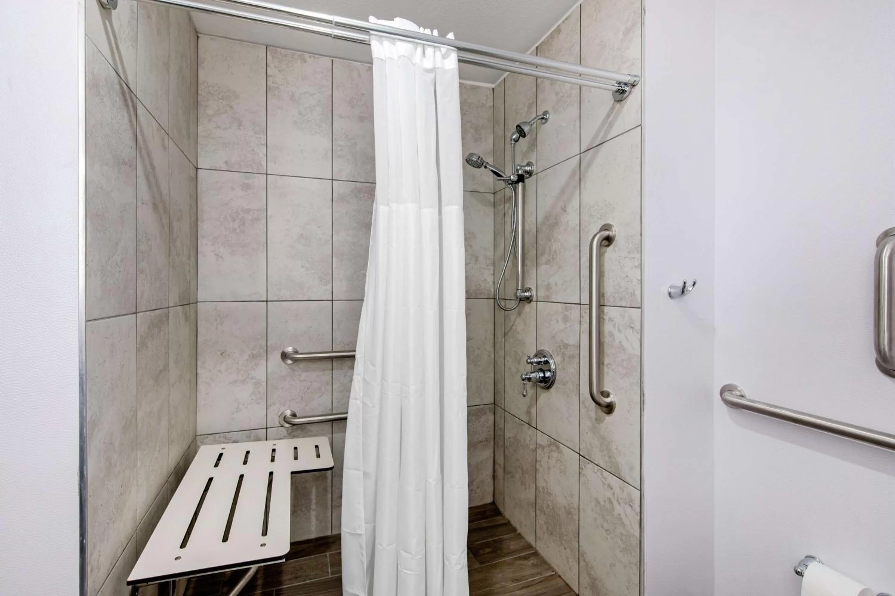 Bathroom in Hampton Inn & Suites Ruidoso Downs