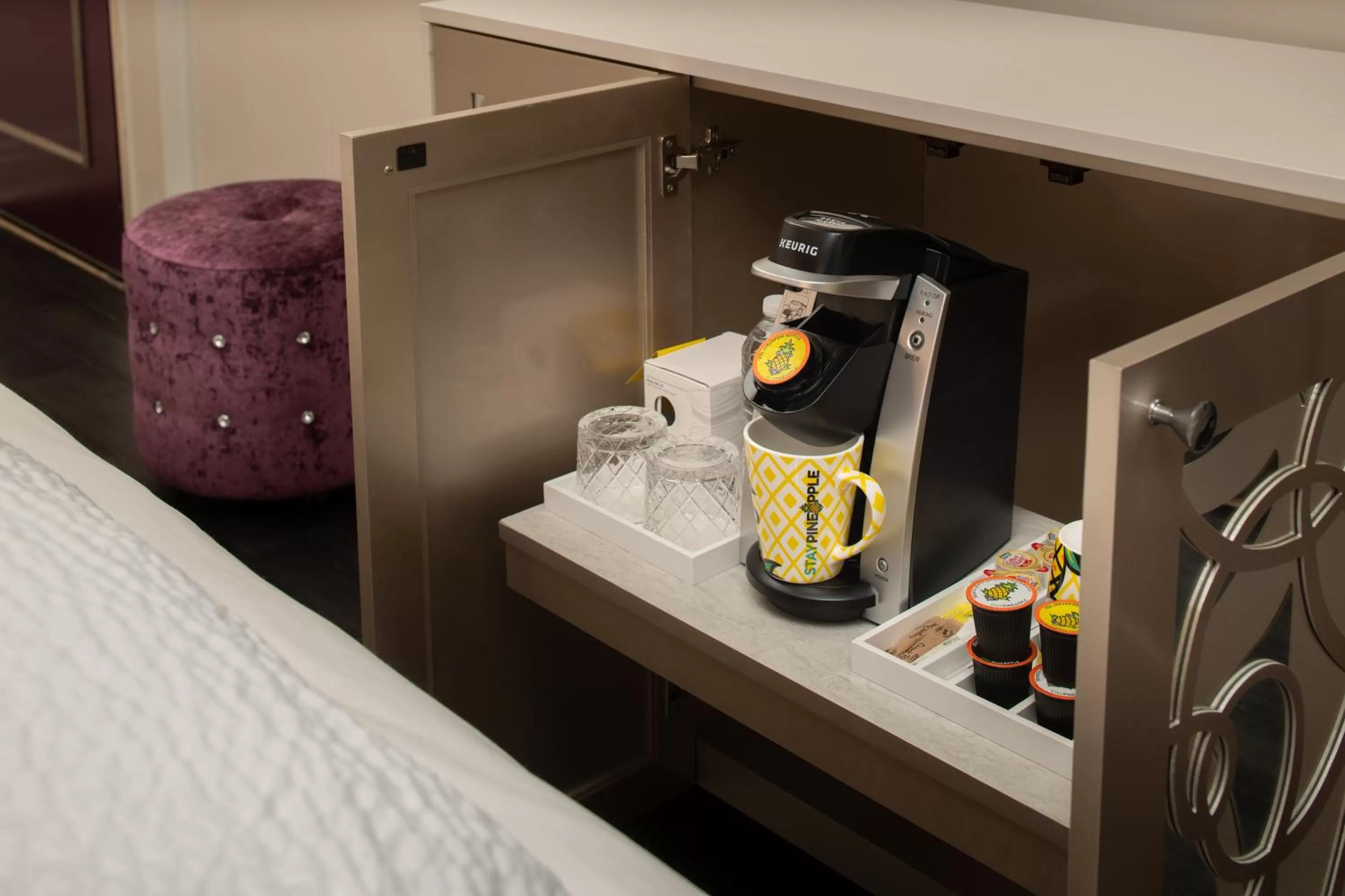 Coffee/tea facilities, Bed in Staypineapple, An Artful Hotel, Midtown New York