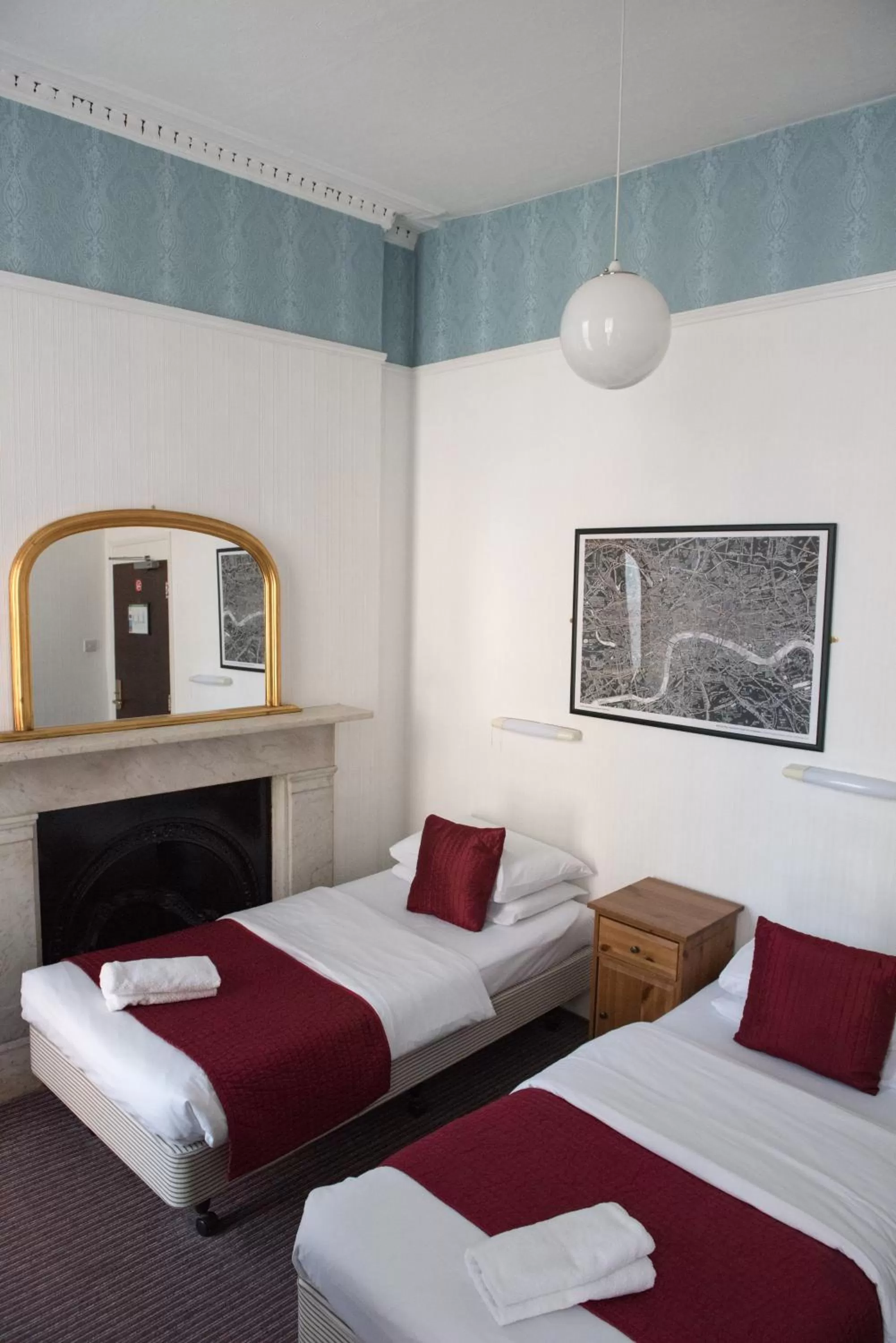 Photo of the whole room, Bed in St Athans Hotel