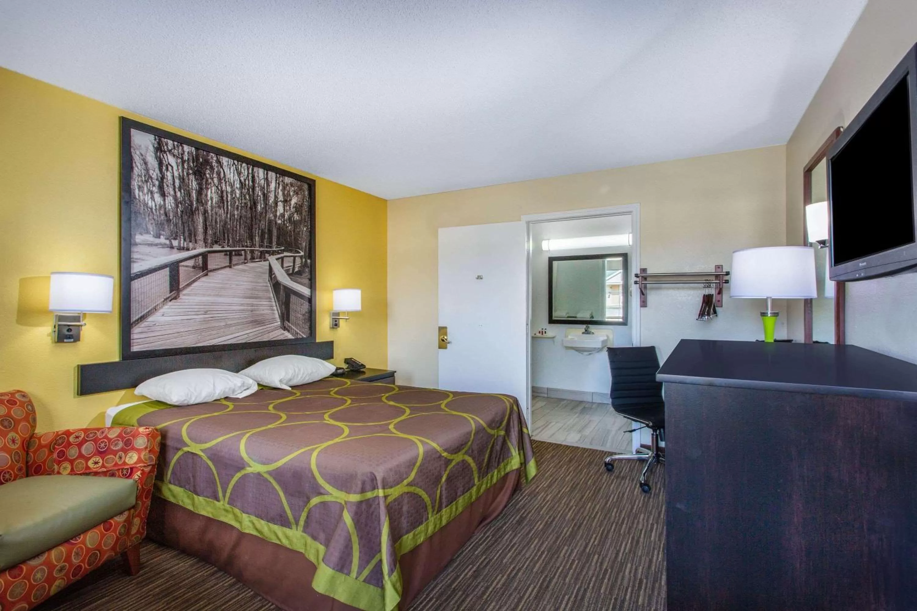 Photo of the whole room, Bed in Super 8 by Wyndham Florence