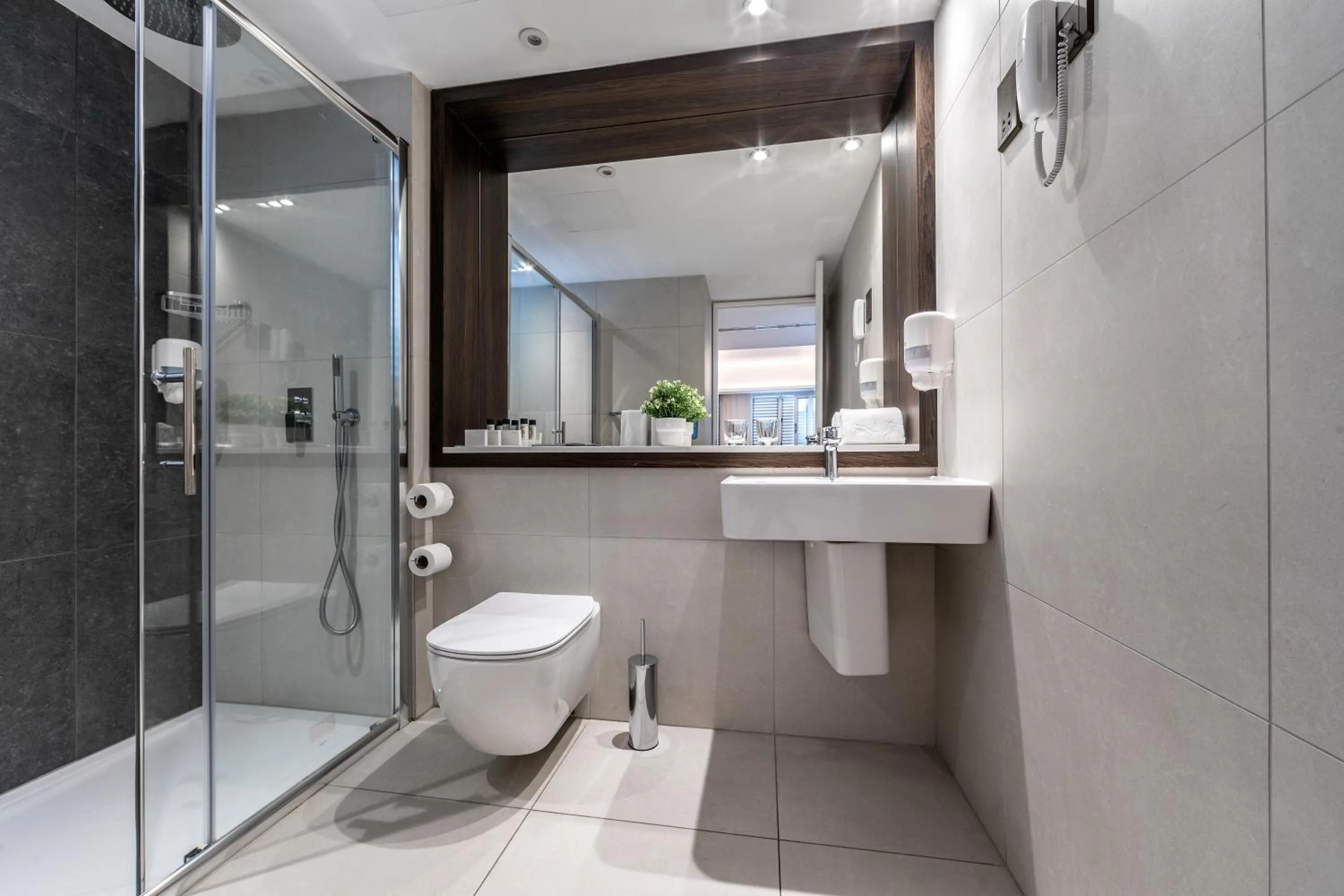 Shower in Almond Business Hotel