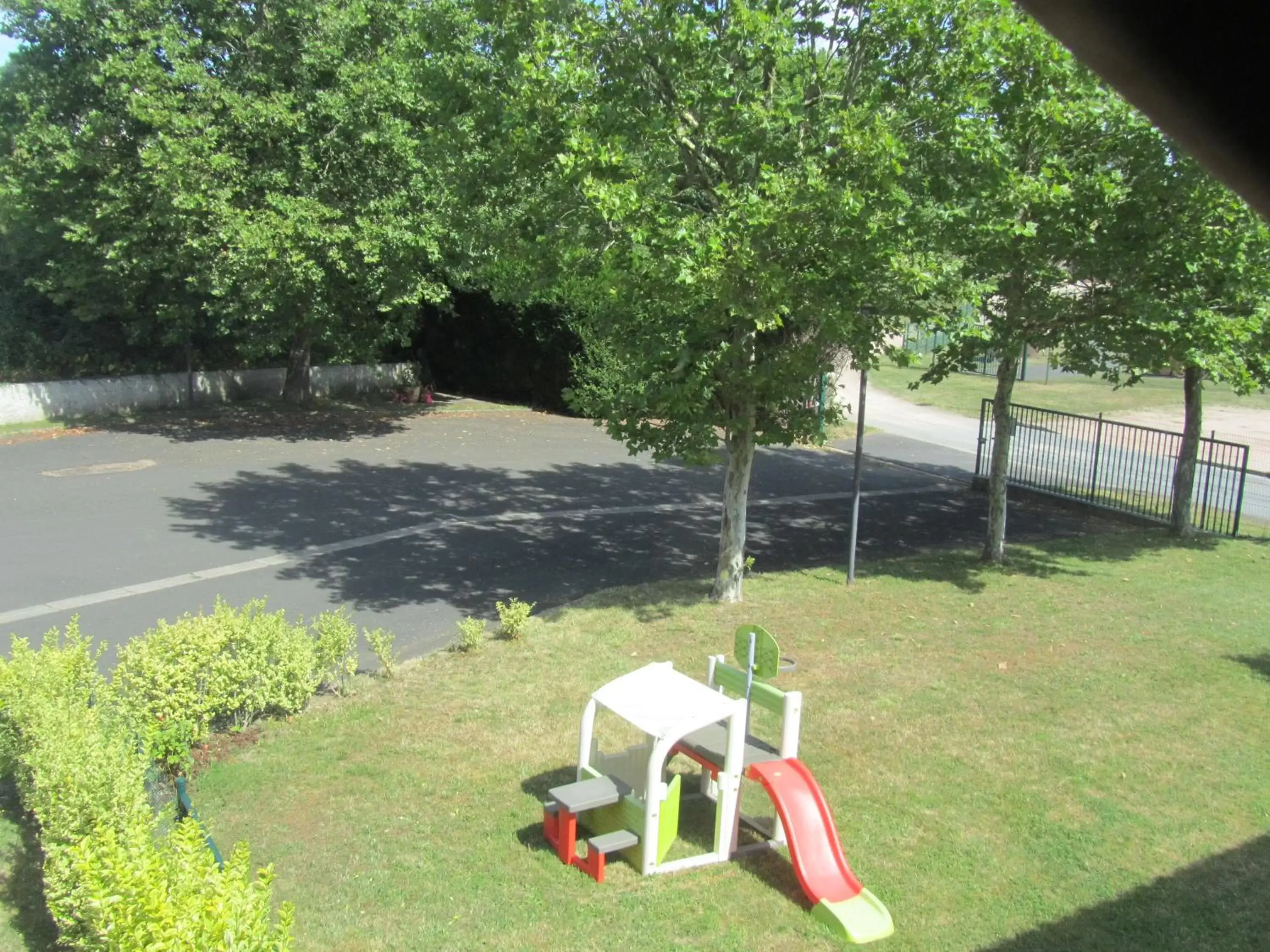 Twin Room in Hôtel Le Saint Joseph Twin Room in Hôtel Le Saint Joseph