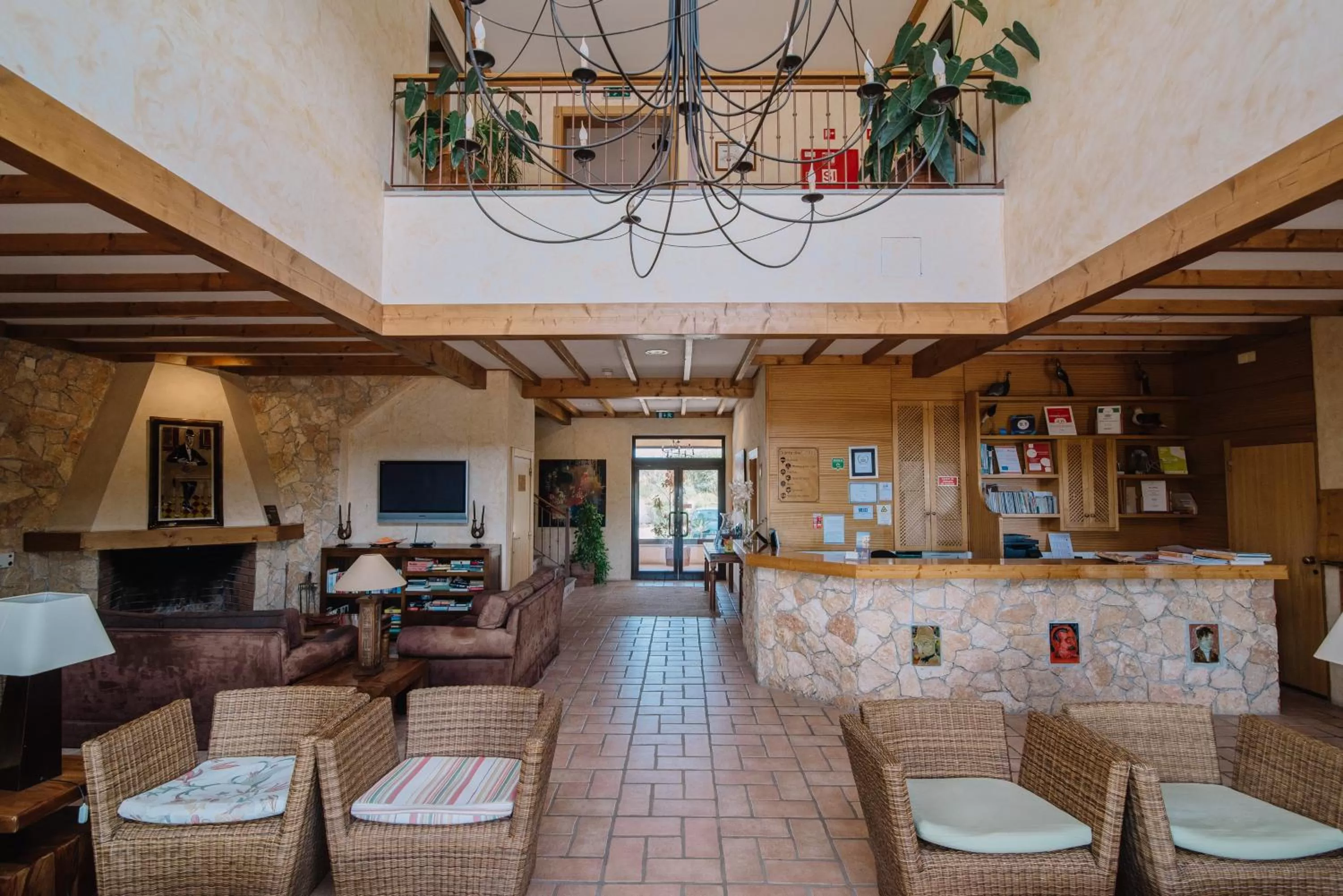 Lobby or reception in Quinta dos Poetas Nature Hotel & Apartments