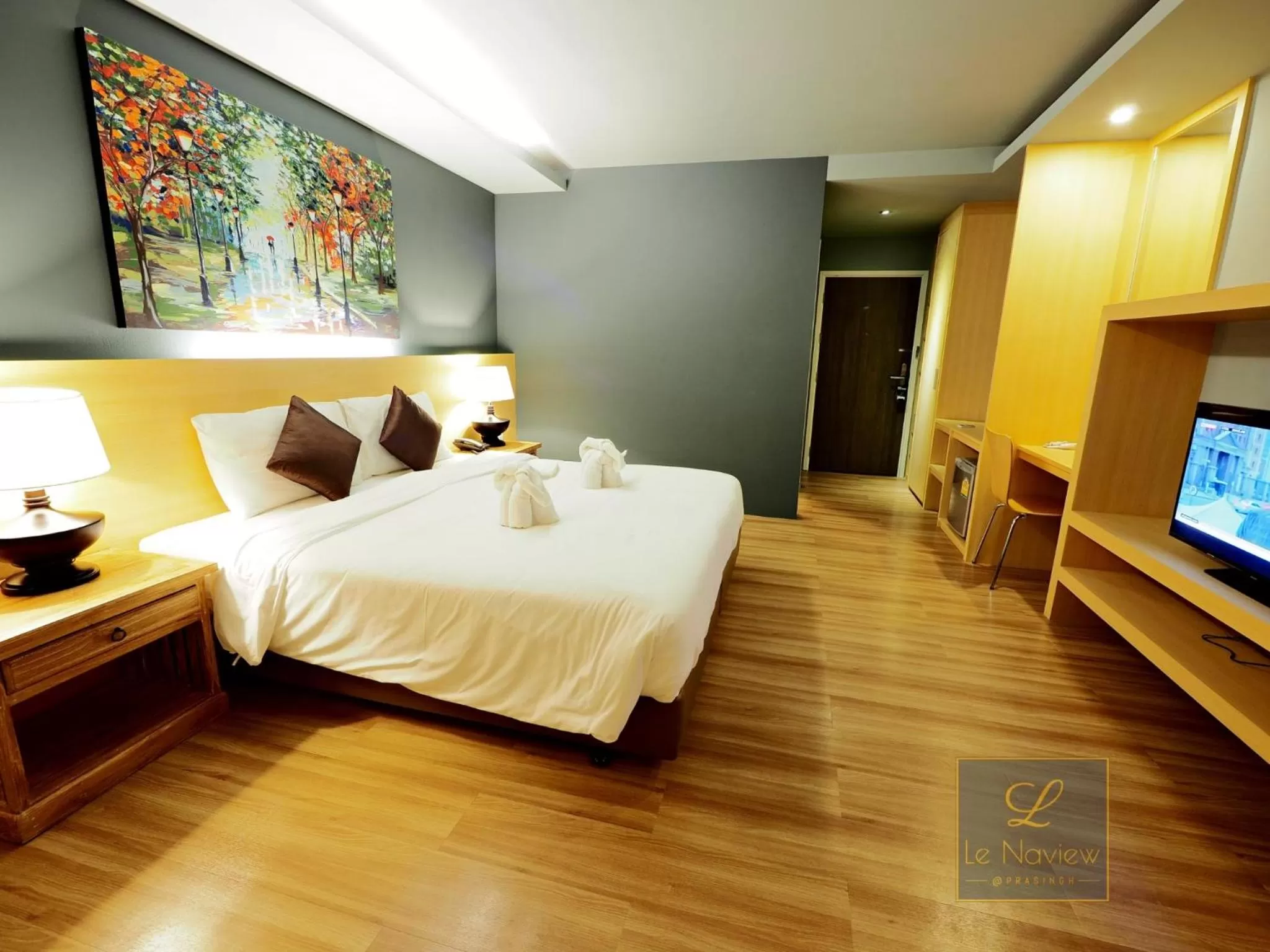 Bed in Le Naview @Prasingh