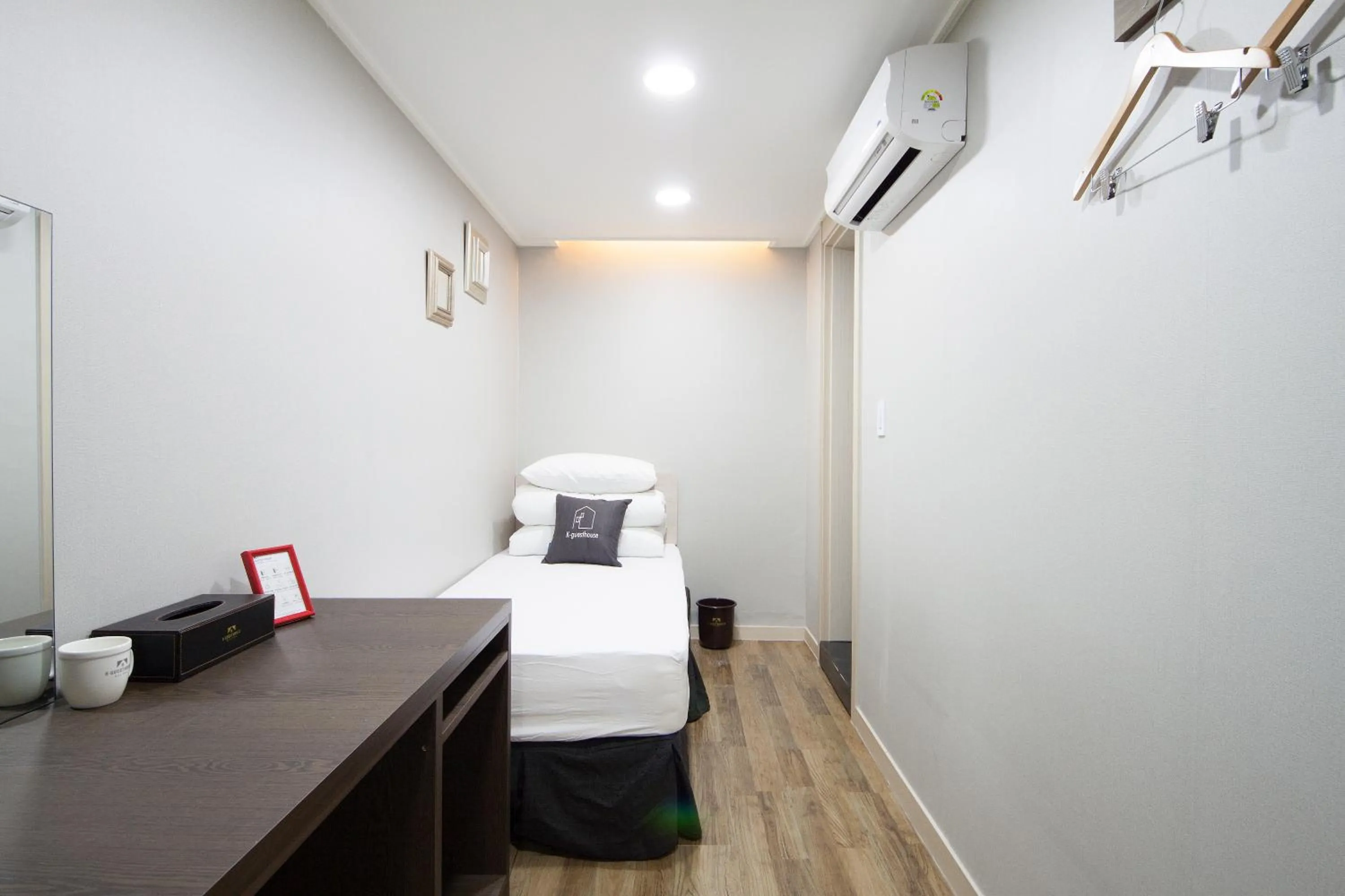 Bedroom, Bed in K-Grand Hostel Gangnam1