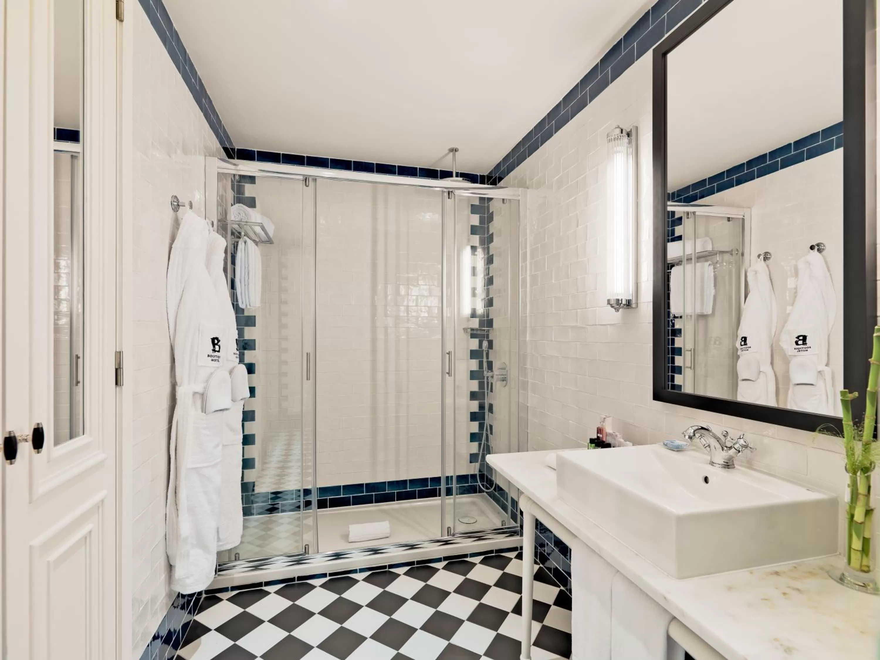 Bathroom in H10 Duque de Loule