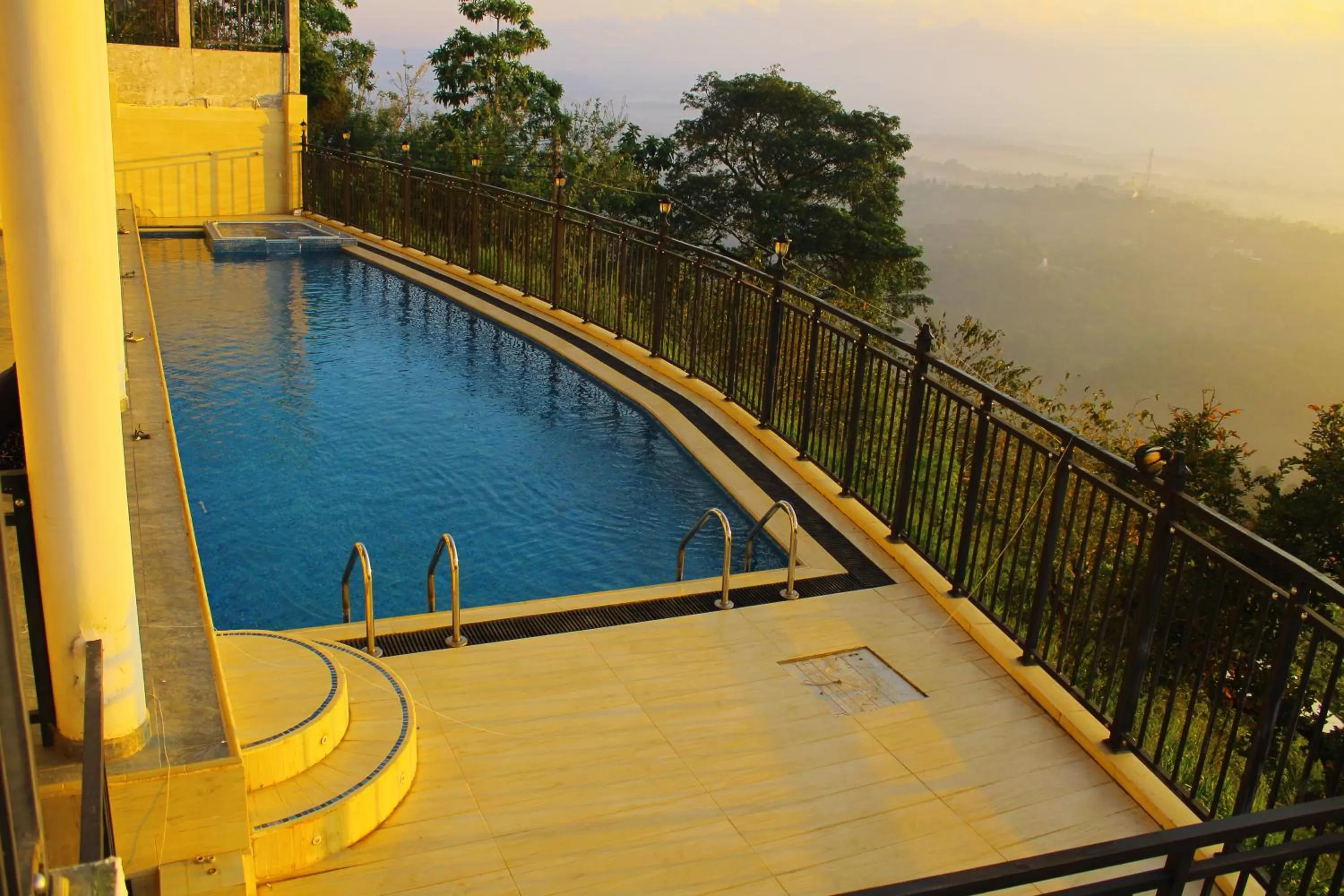 Swimming pool in Sky Gate kandy