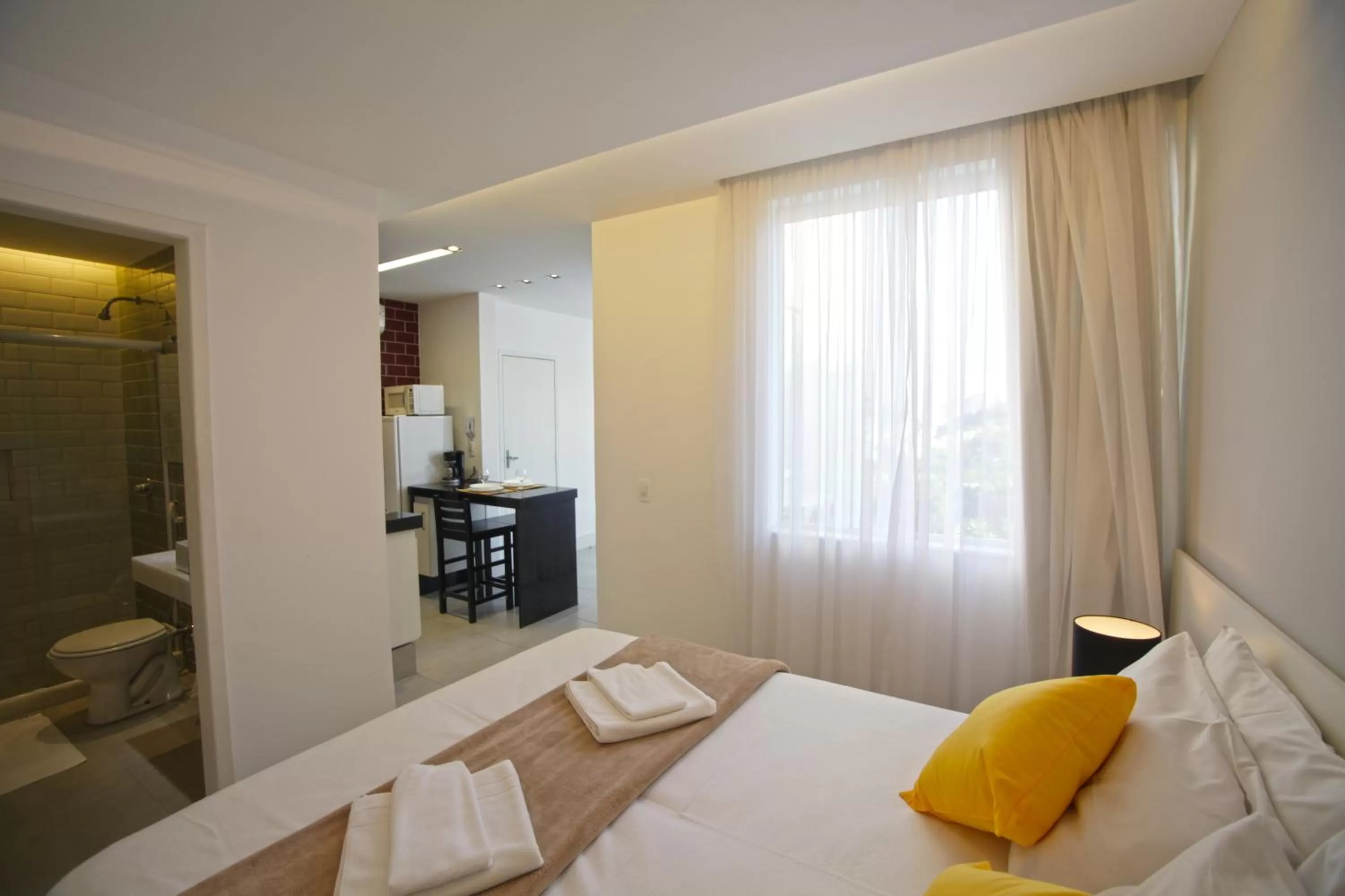 Bathroom, Bed in New Sugar Loft Apartments