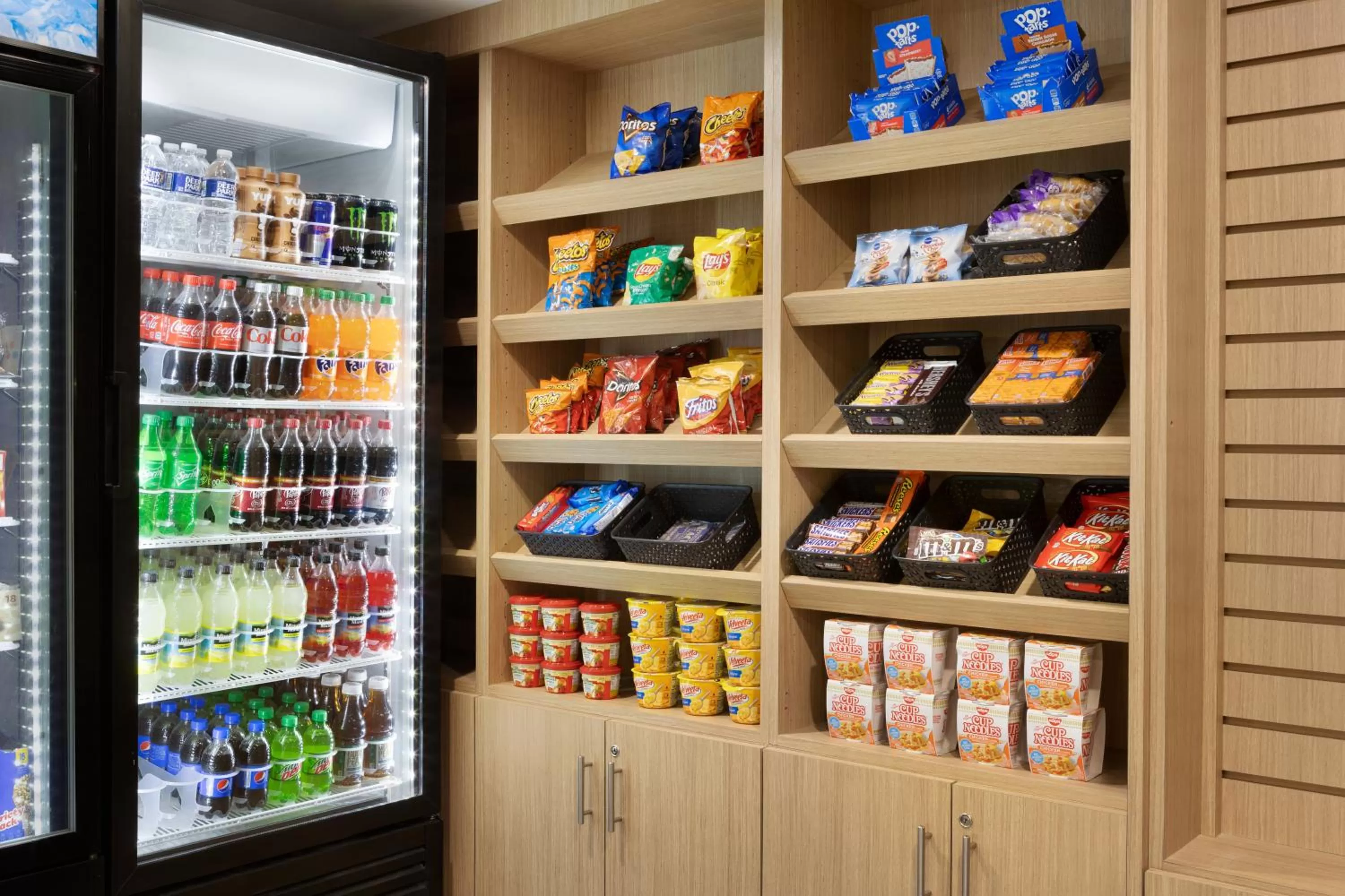 On-site shops in La Quinta Inn & Suites by Wyndham Selma/Smithfield I-95