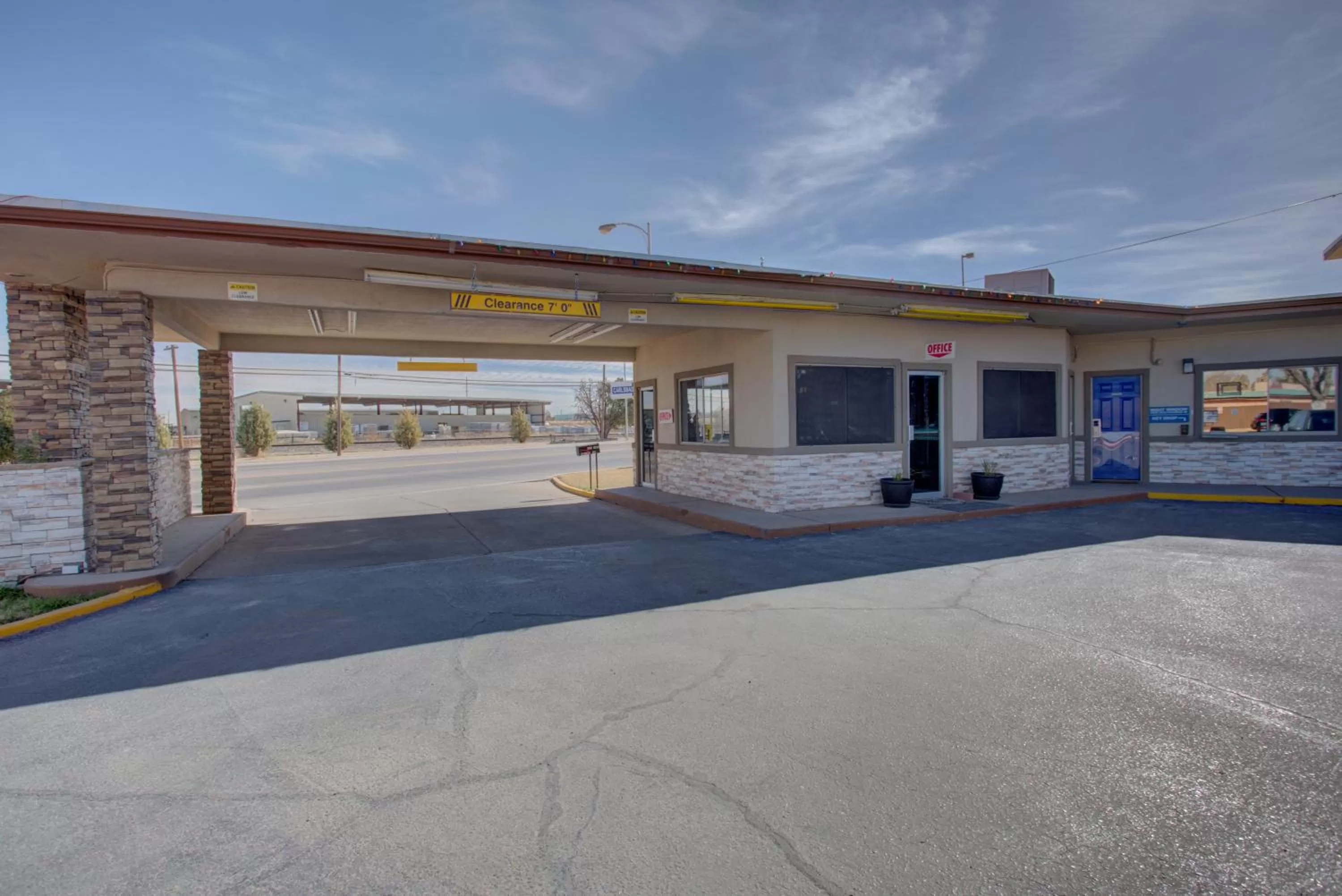 Property building in Carlsbad Inn , New Mexico