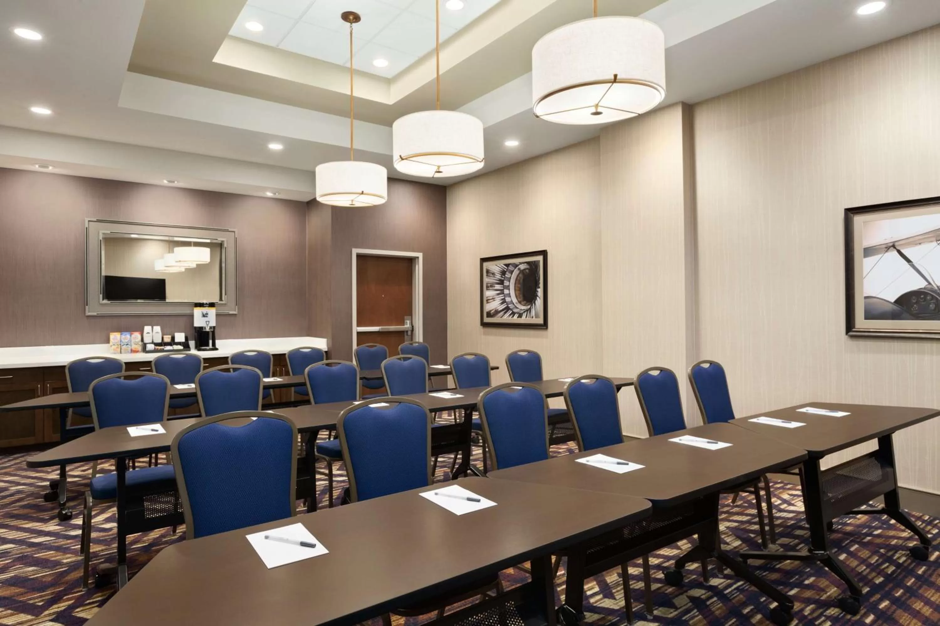 Meeting/conference room in Hampton Inn & Suites Seattle/Renton, Wa