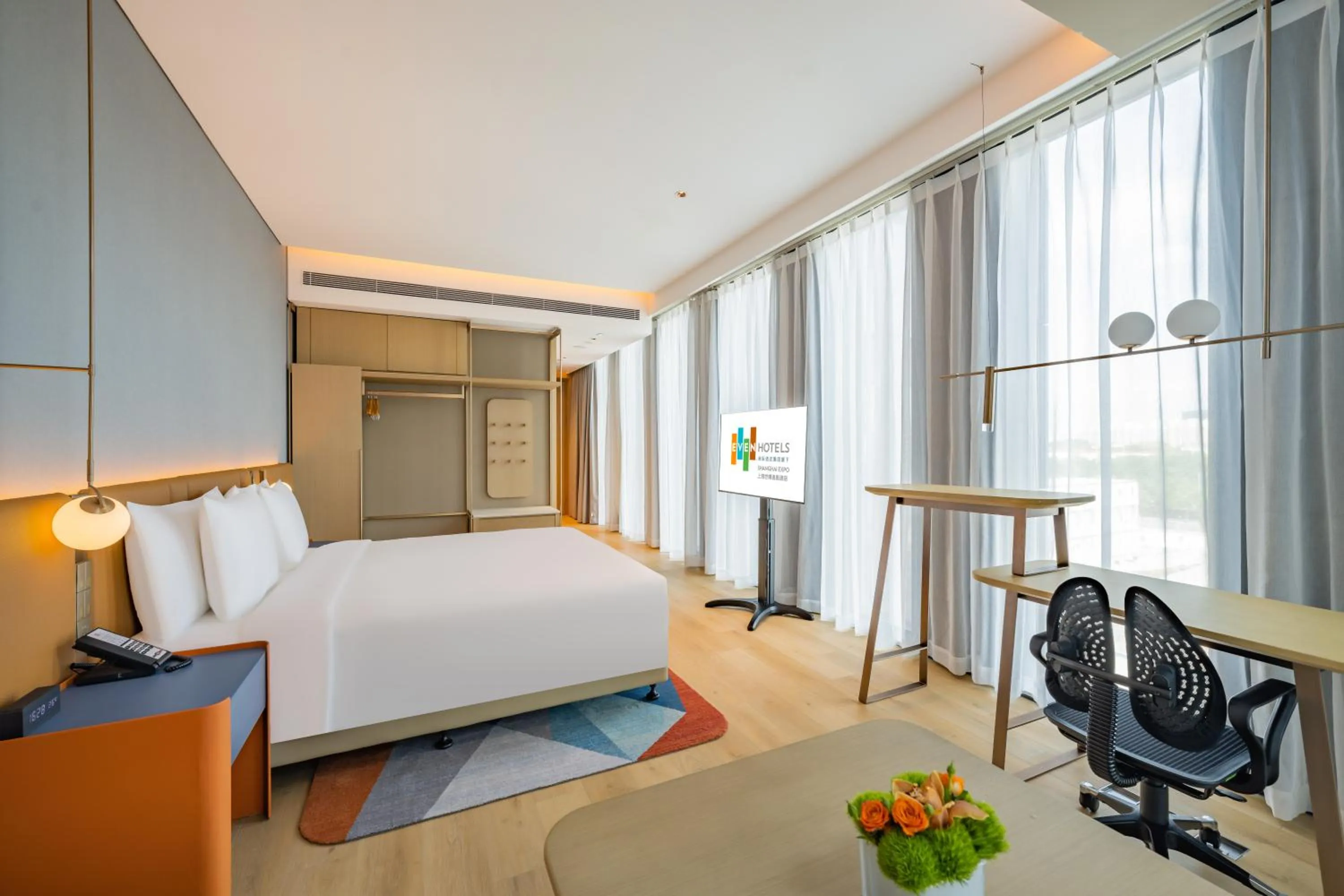 Bed in EVEN Hotels Shanghai Expo by IHG