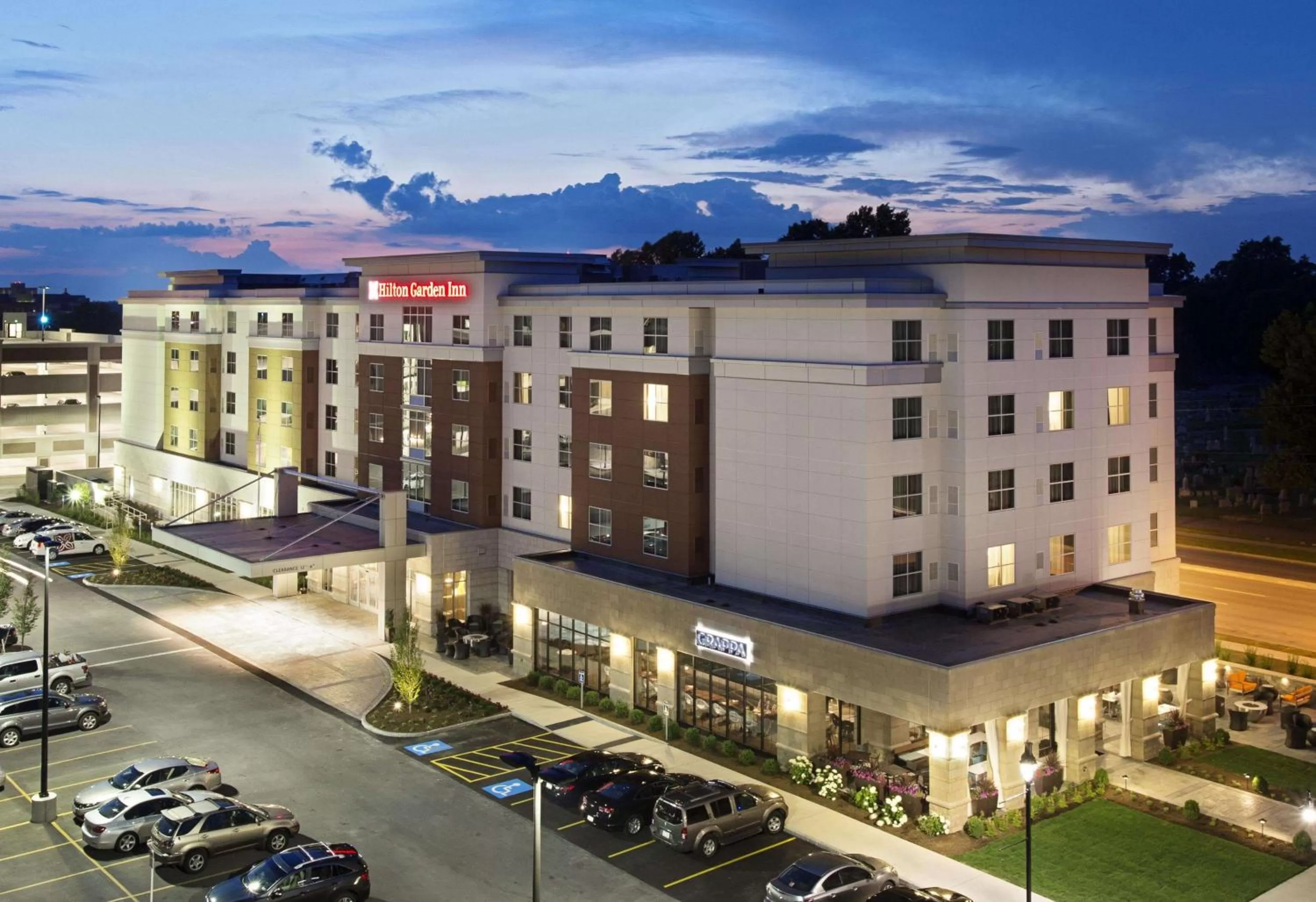 Property building in Hilton Garden Inn Rochester - University & Medical Center