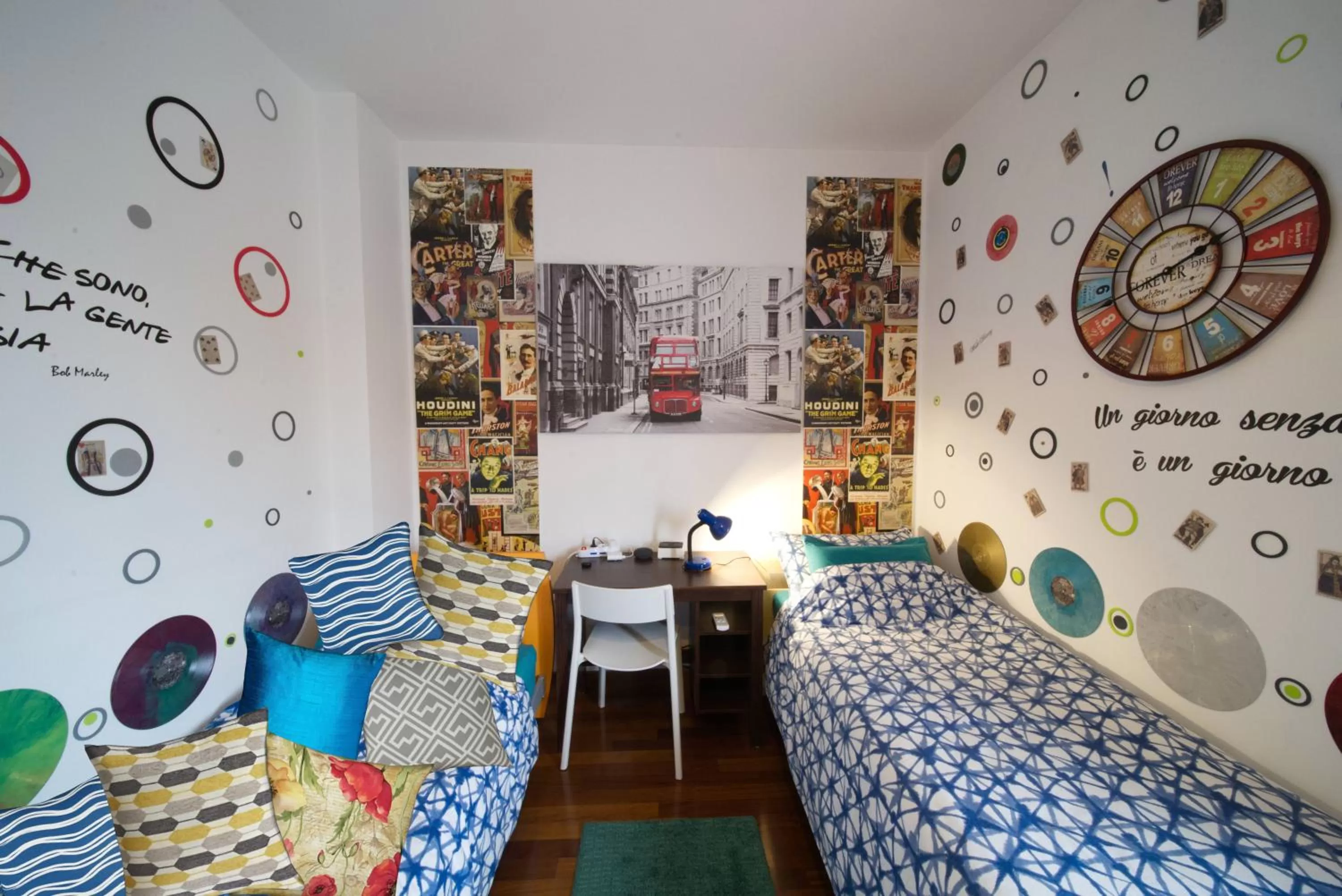 Photo of the whole room, Bed in B&BMagicHouse