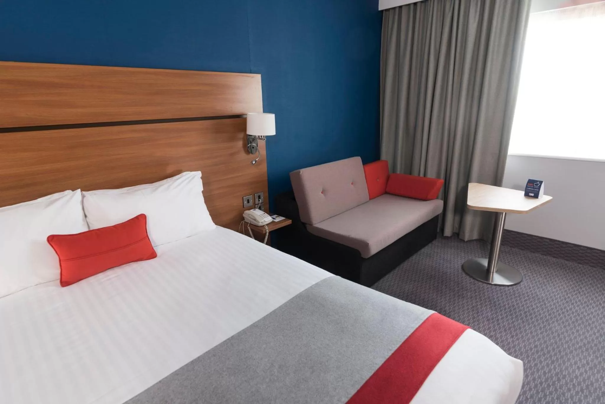 Bed in Holiday Inn Express Birmingham Star City by IHG