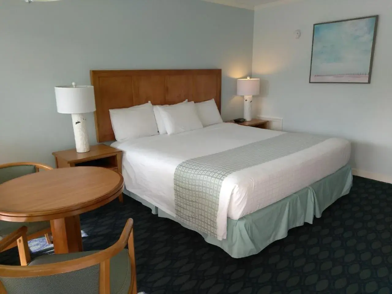 Deluxe King Room with Balcony in Sea Crest Inn Deluxe King Room with Balcony in Sea Crest Inn