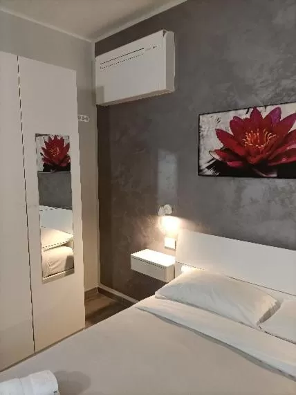 Photo of the whole room, Bed in B&B girasole