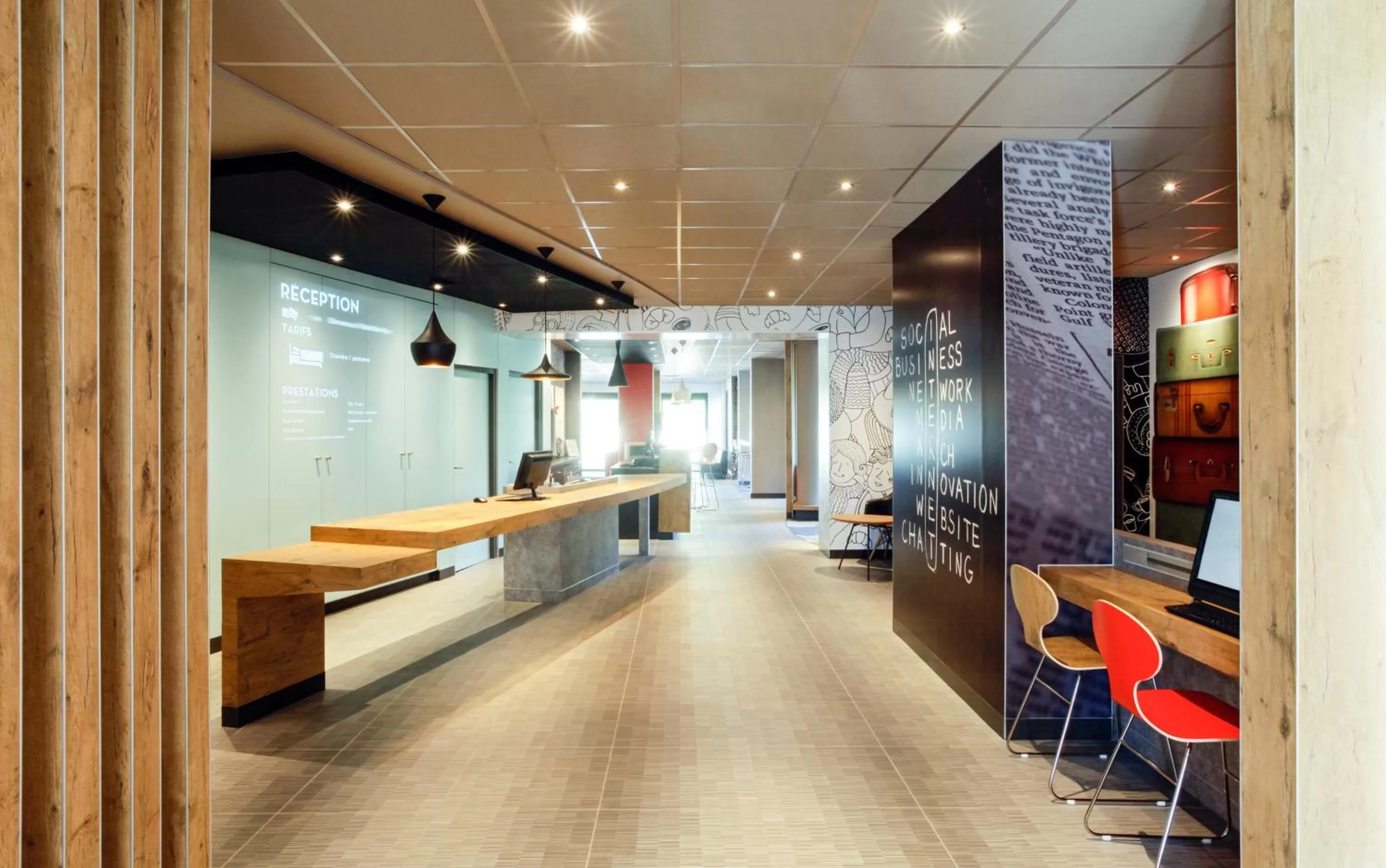 Lobby or reception in ibis Hyeres Centre