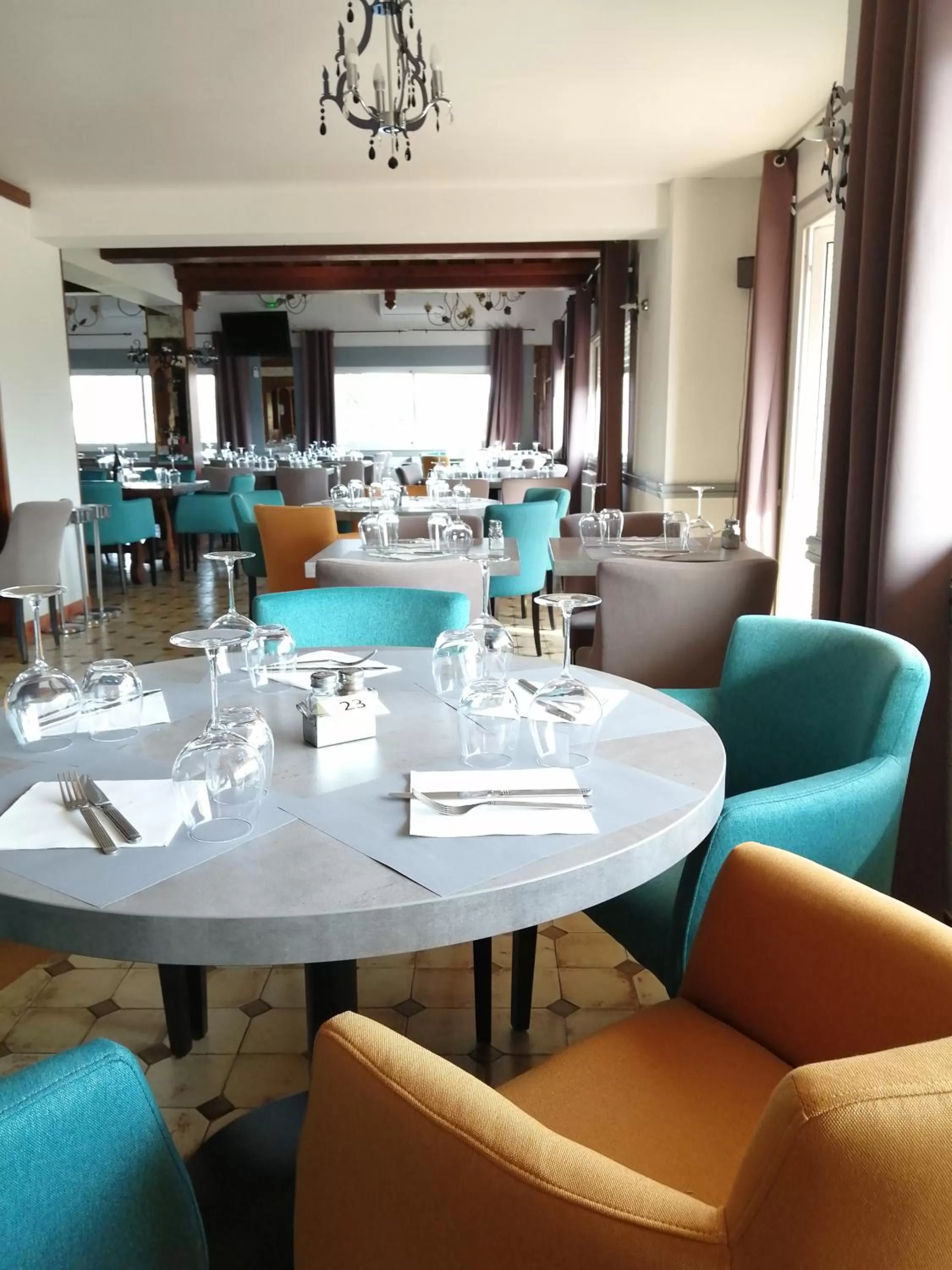 Restaurant/places to eat in Le Neoulous