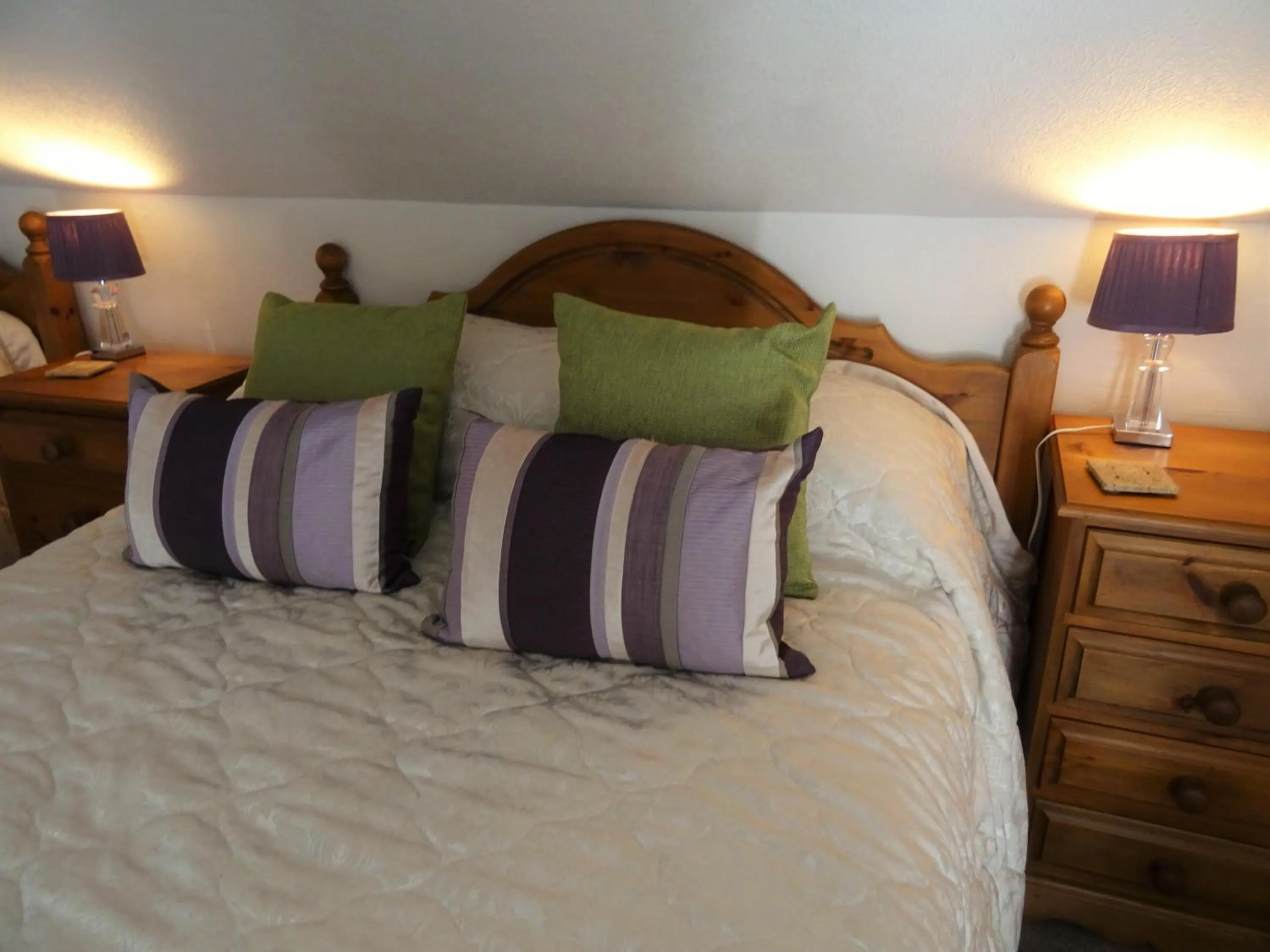 Bed in Meadowcroft Guest House