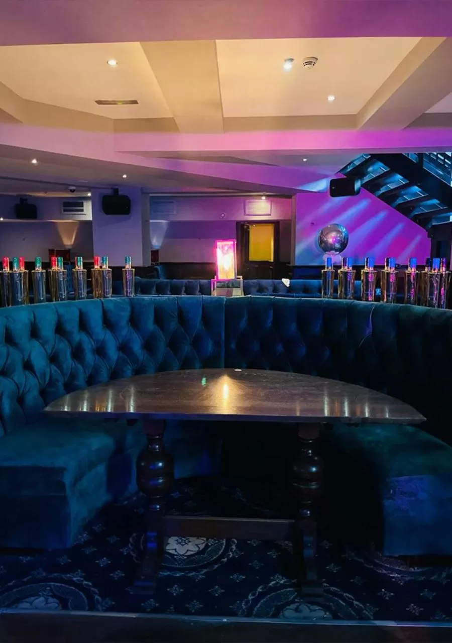 Restaurant/places to eat in Queens Hotel