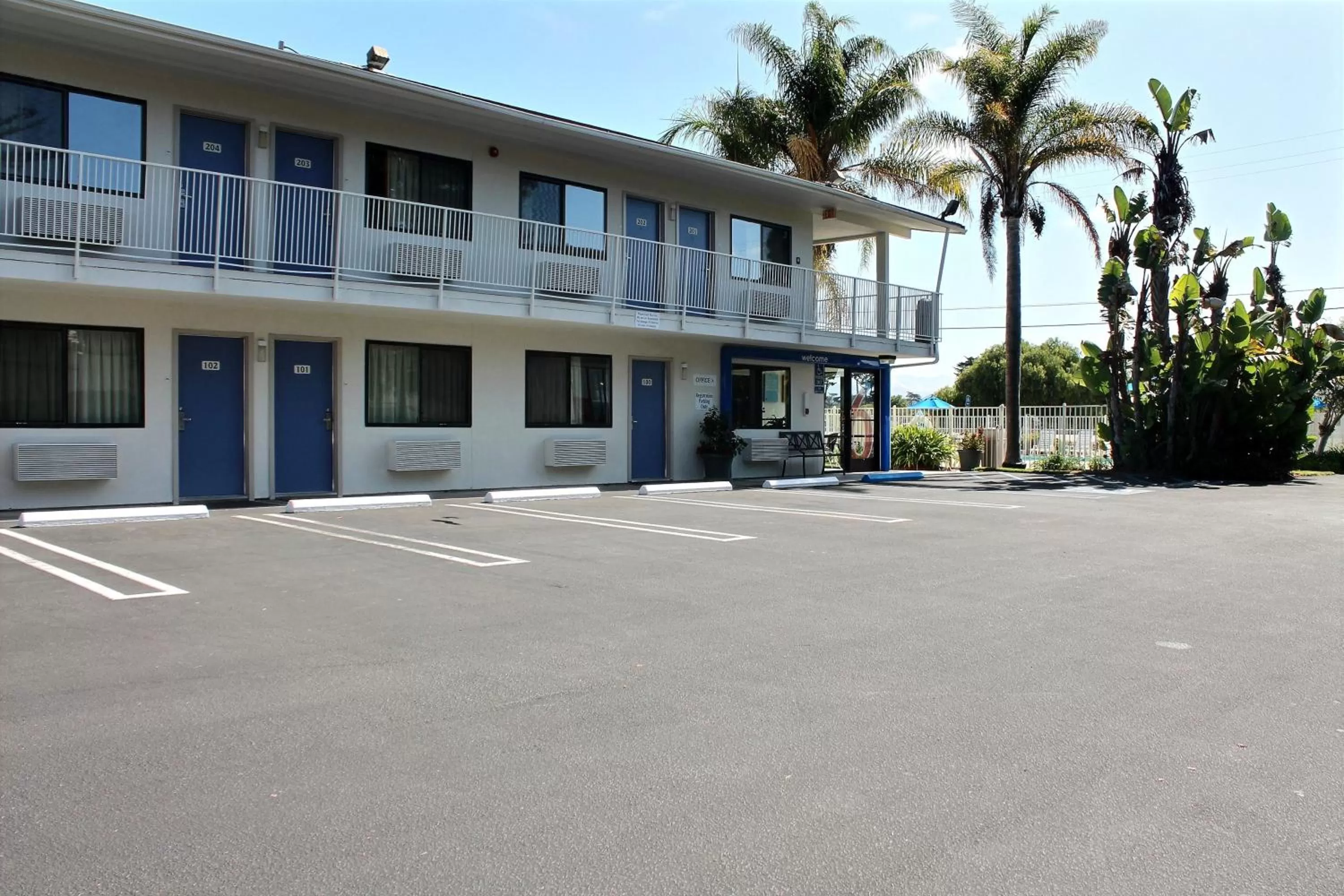 Facade/entrance in Motel 6-San Luis Obispo, CA - North