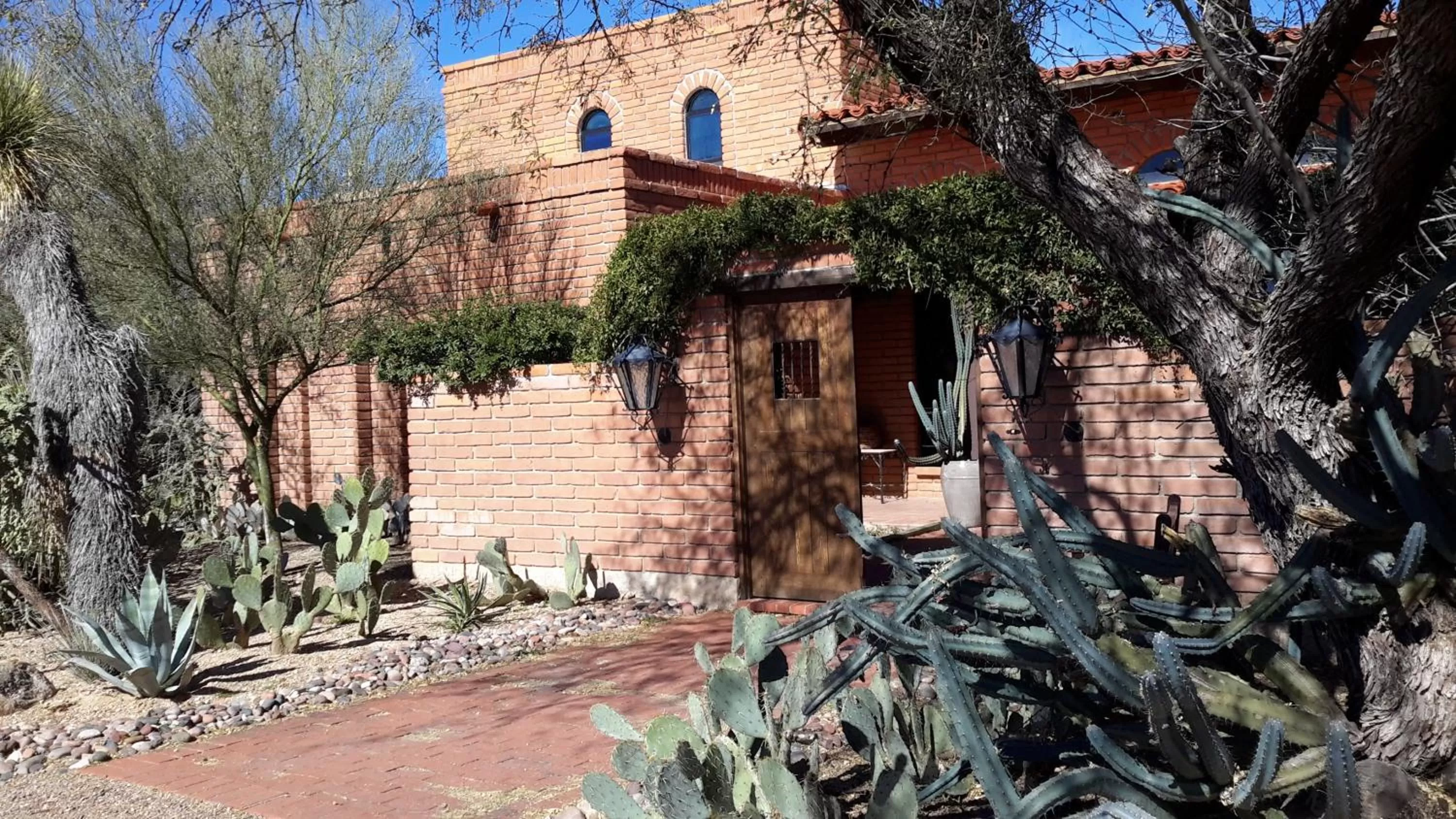 Facade/entrance, Property Building in Desert Trails Bed & Breakfast